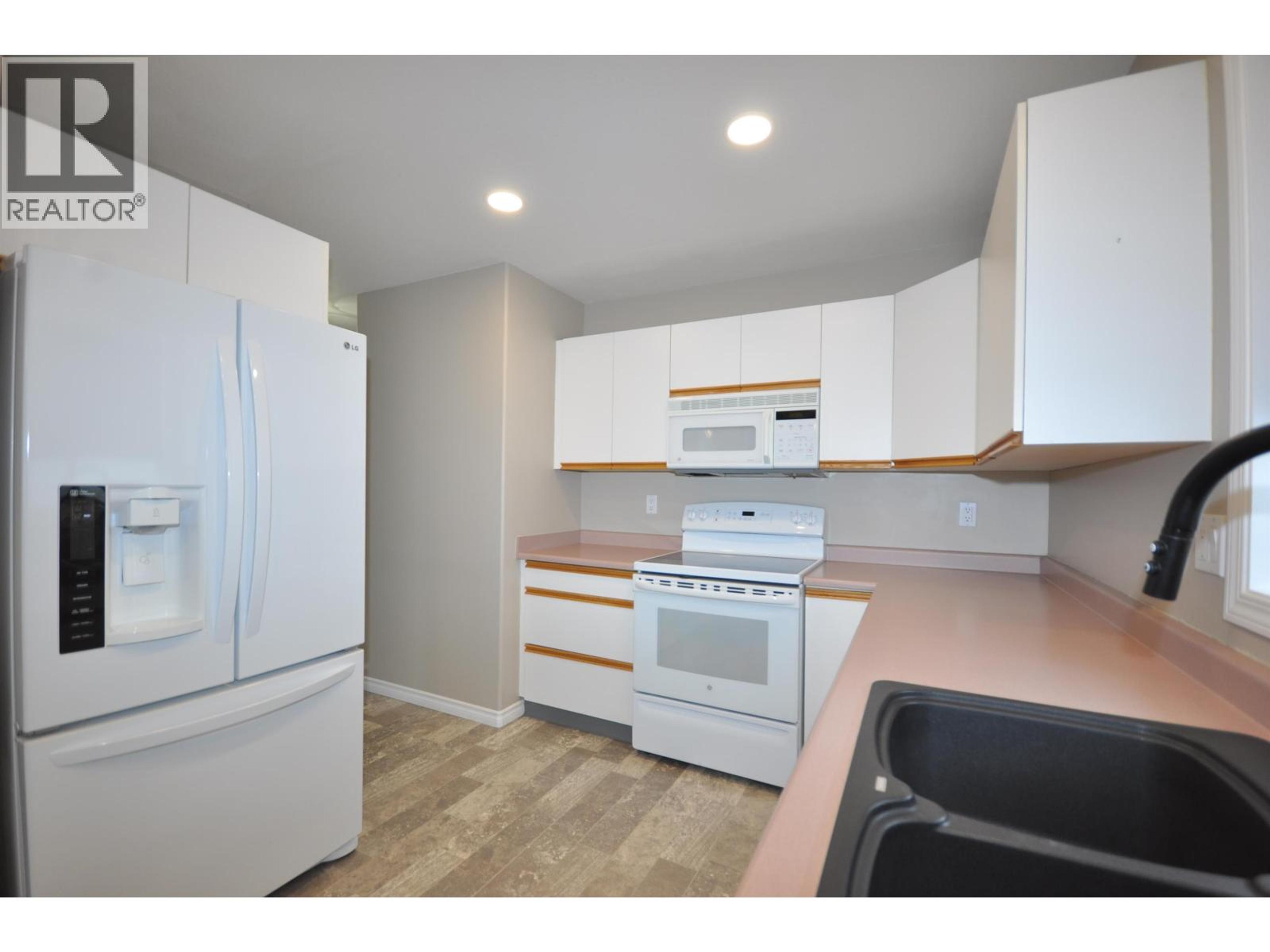 #45 500 WOTZKE DRIVE - 4