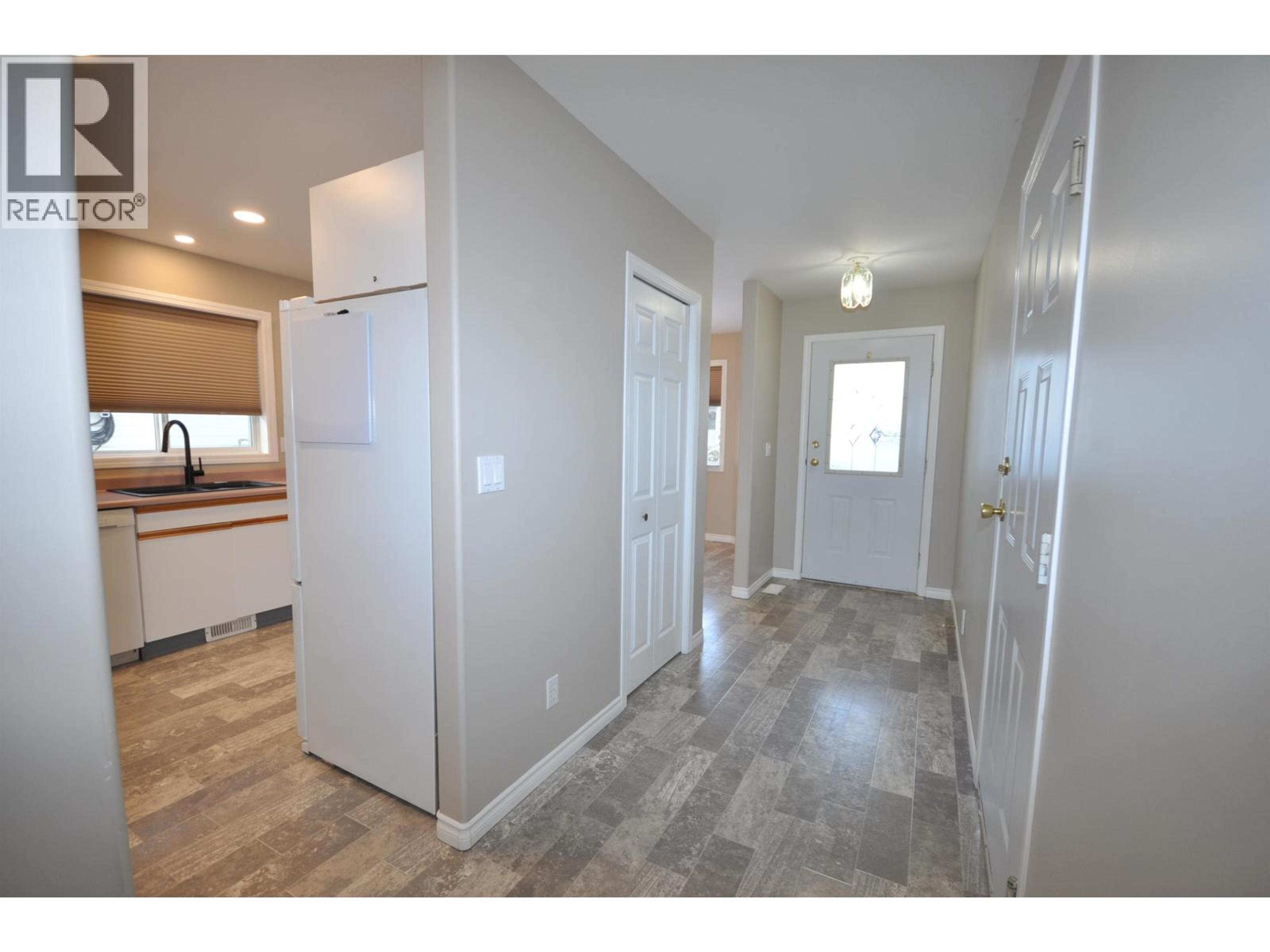 #45 500 WOTZKE DRIVE - 8