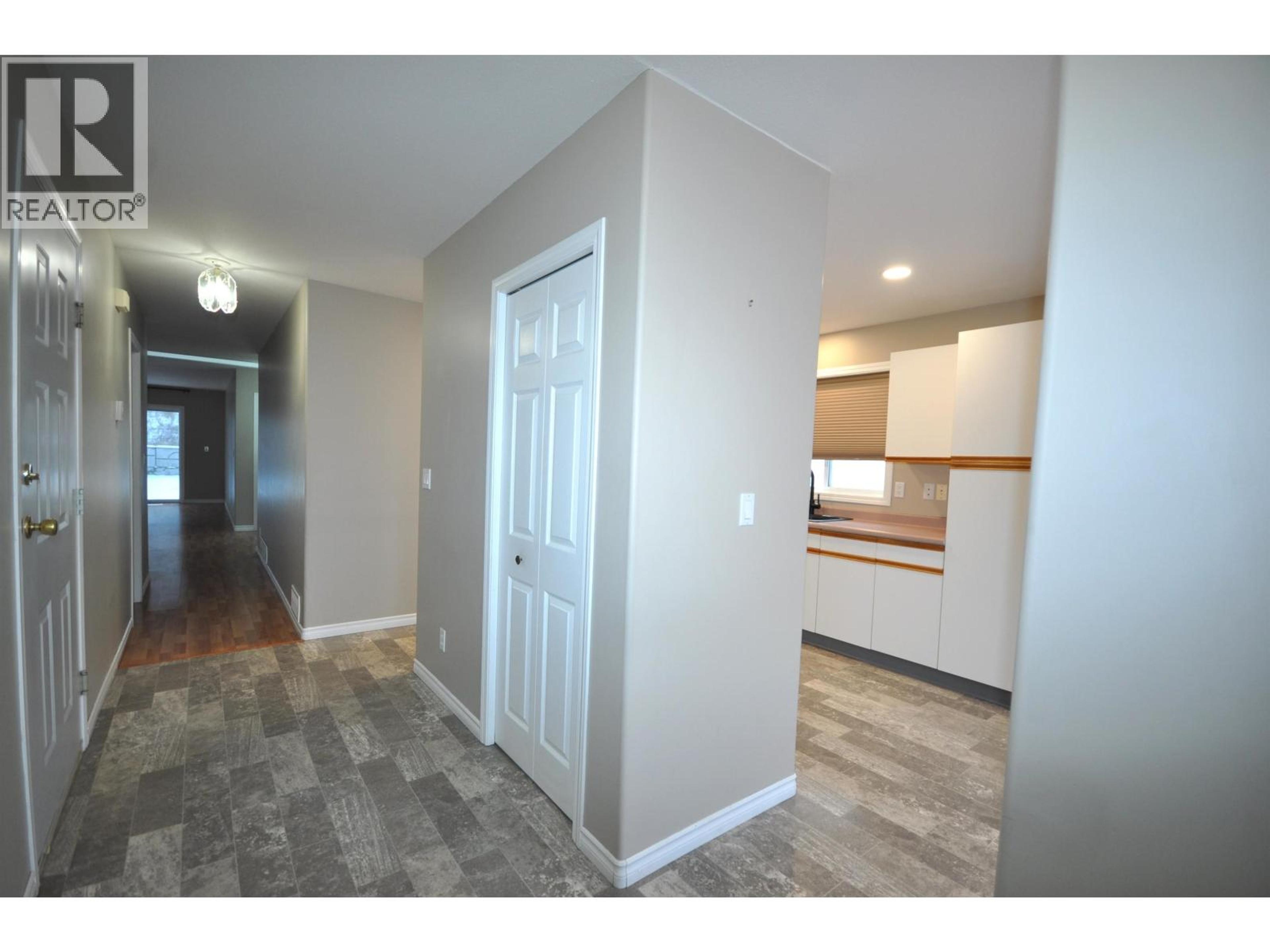 #45 500 WOTZKE DRIVE - 9