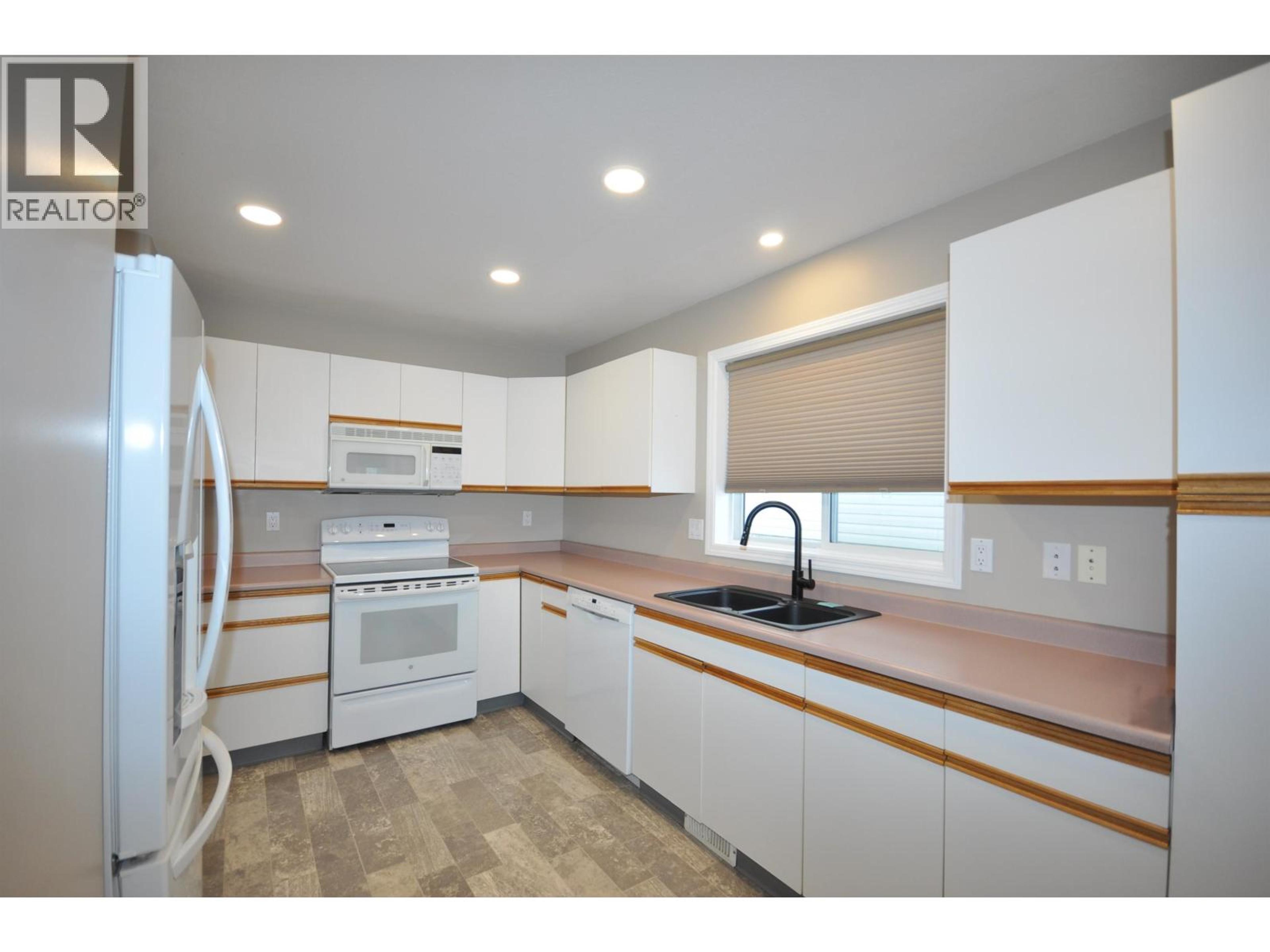 #45 500 WOTZKE DRIVE - Image 3