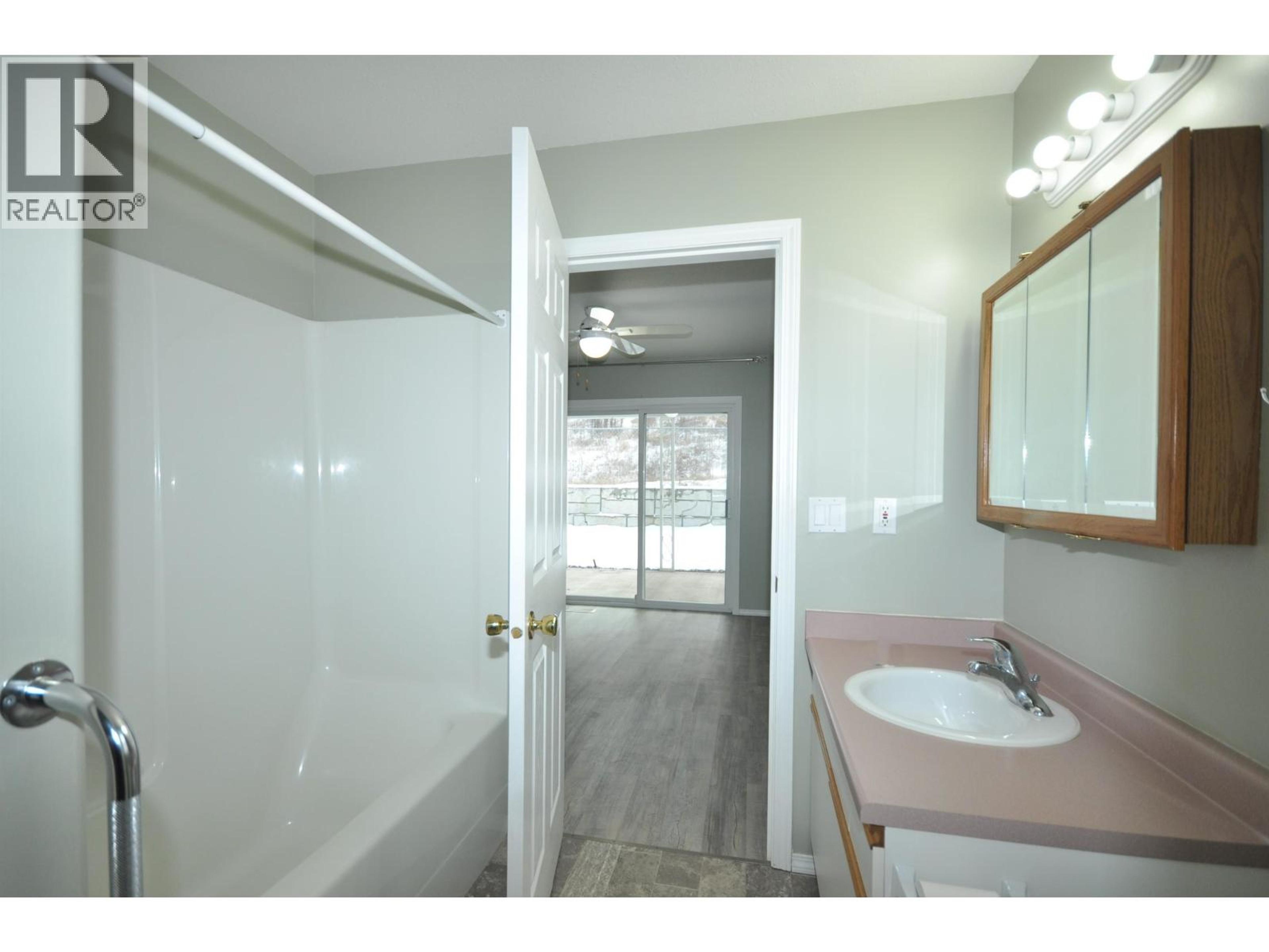 #45 500 WOTZKE DRIVE - 18