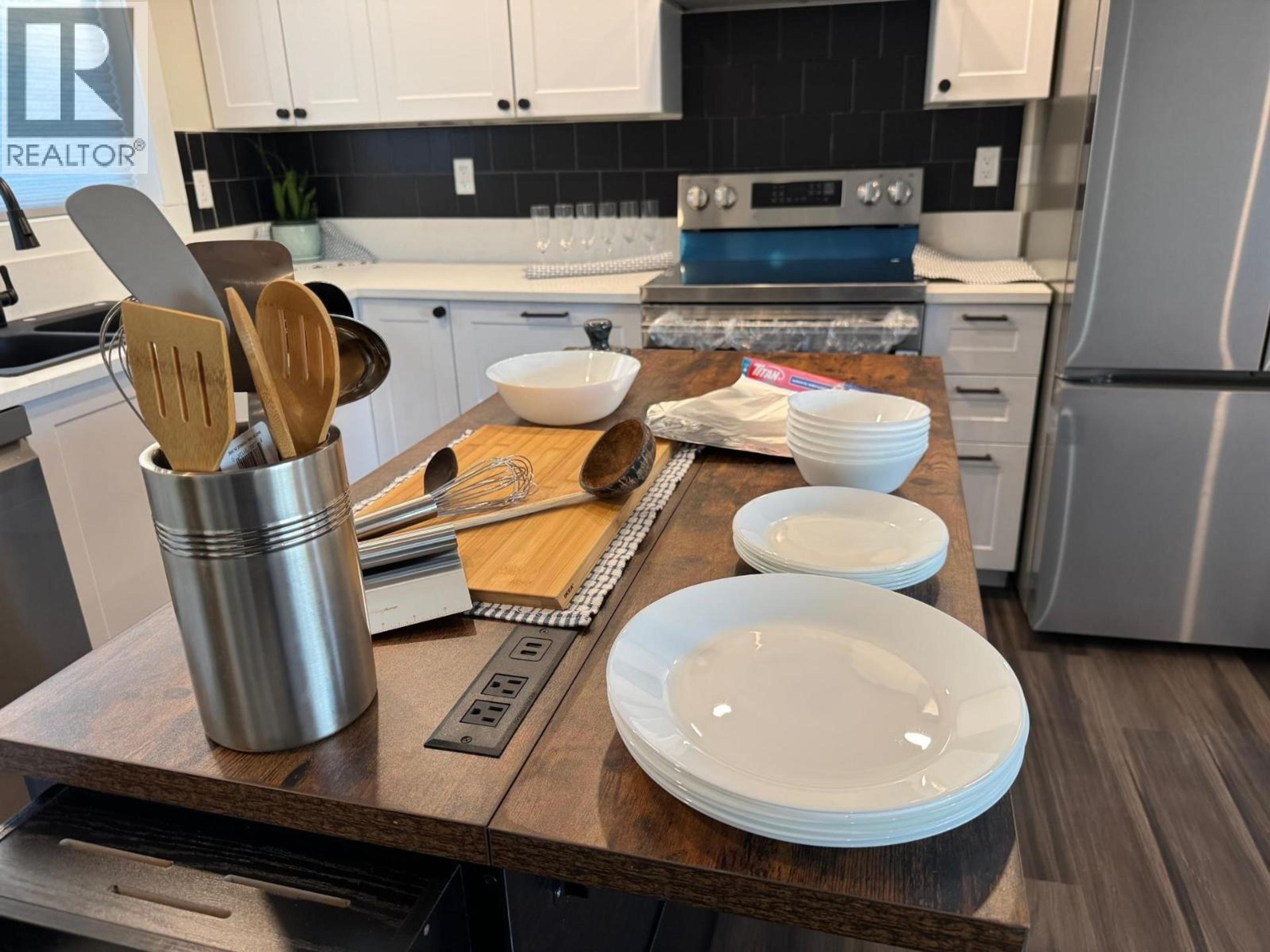 8835 103 AVENUE - Image 9