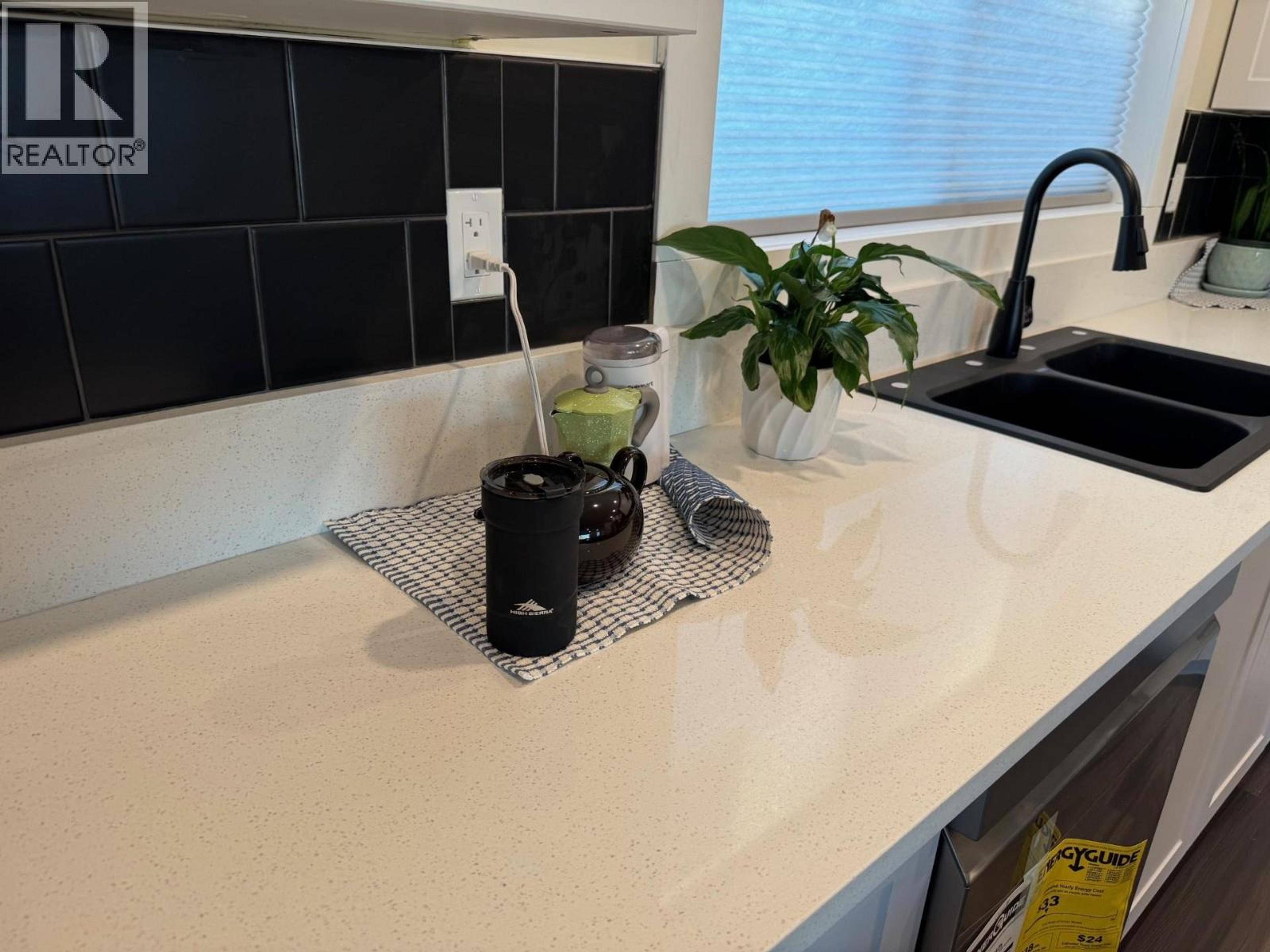 8835 103 AVENUE - Image 8