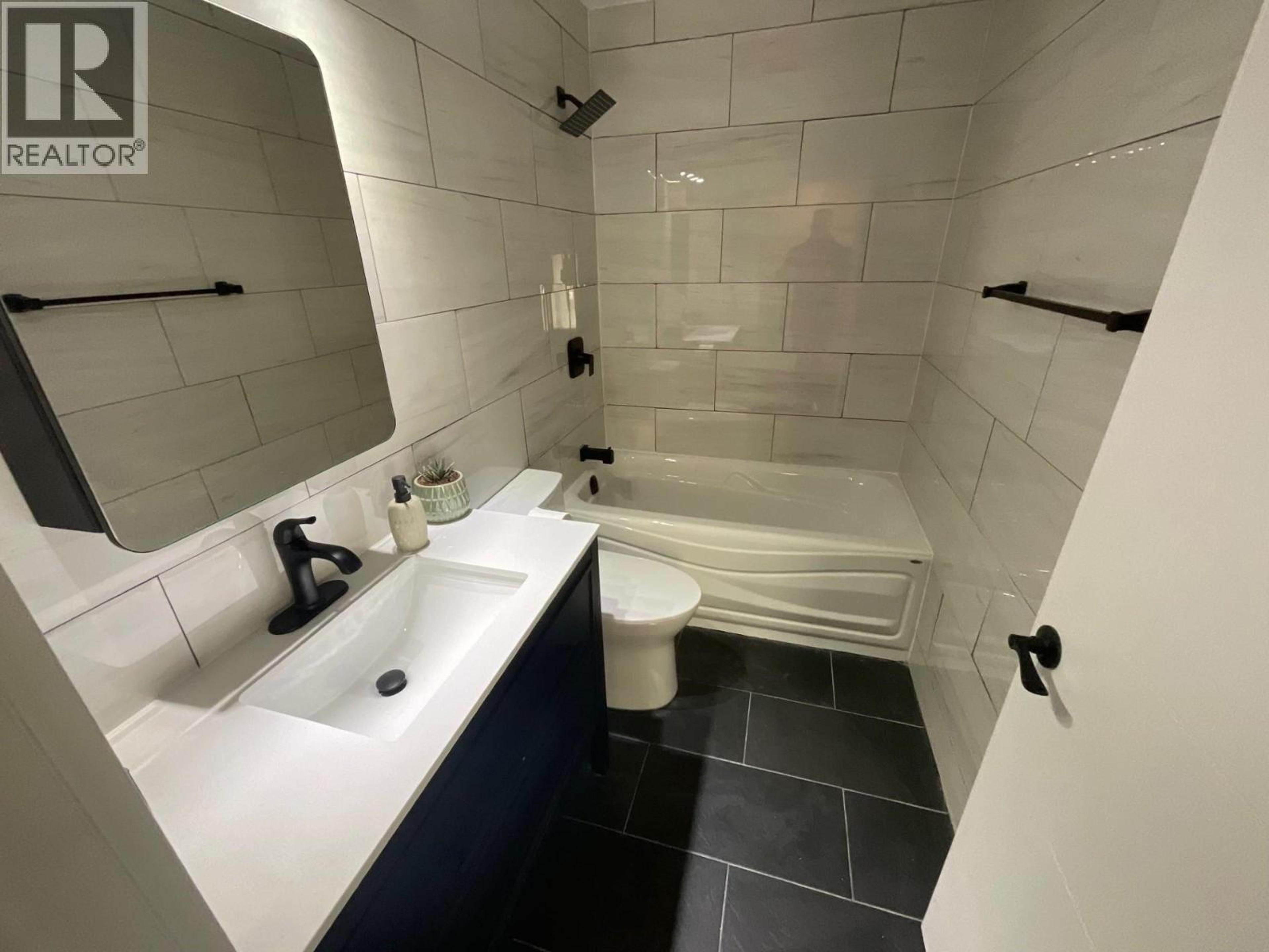 8835 103 AVENUE - Image 10