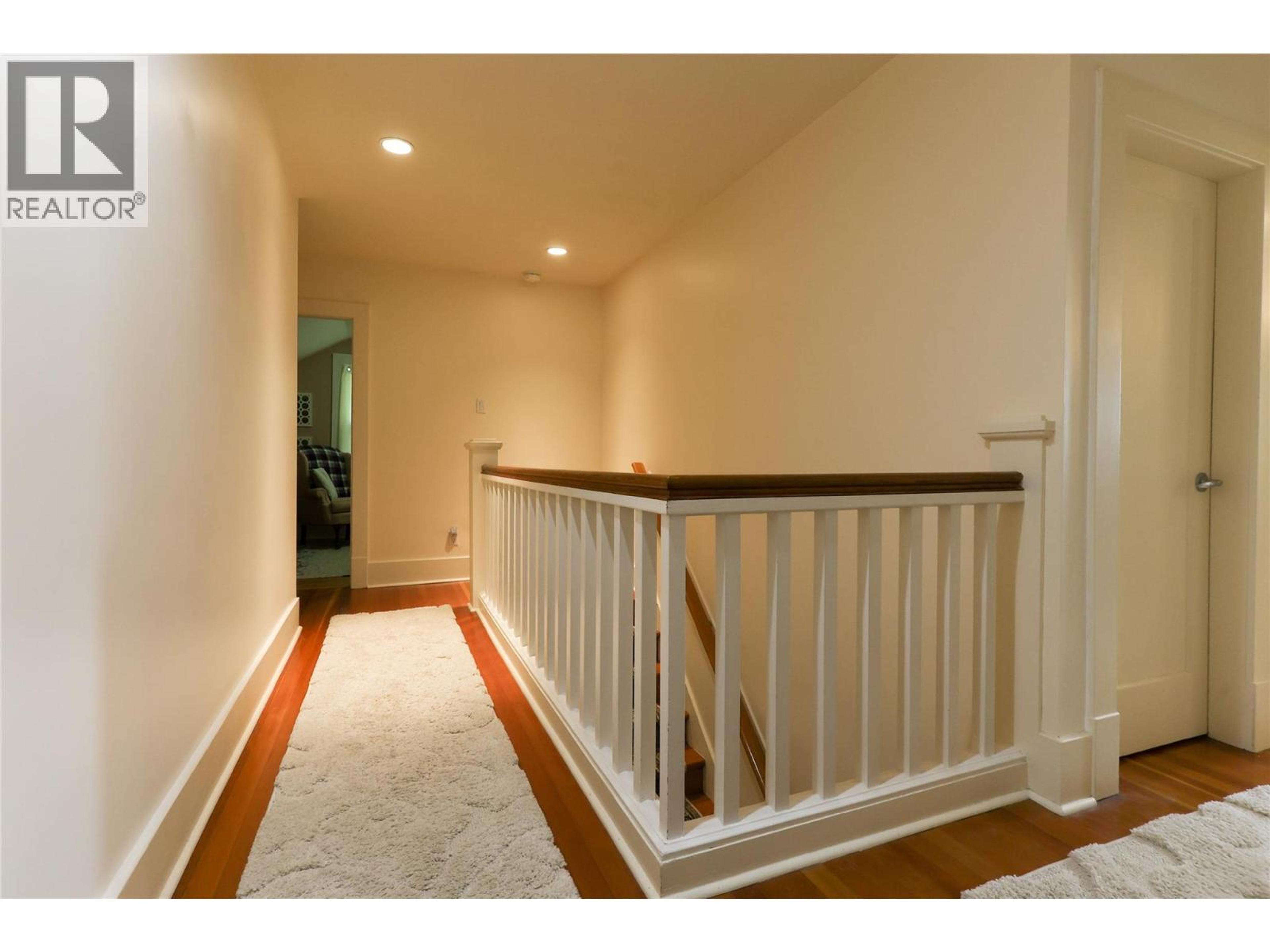 208 RITCHIE AVENUE - 35