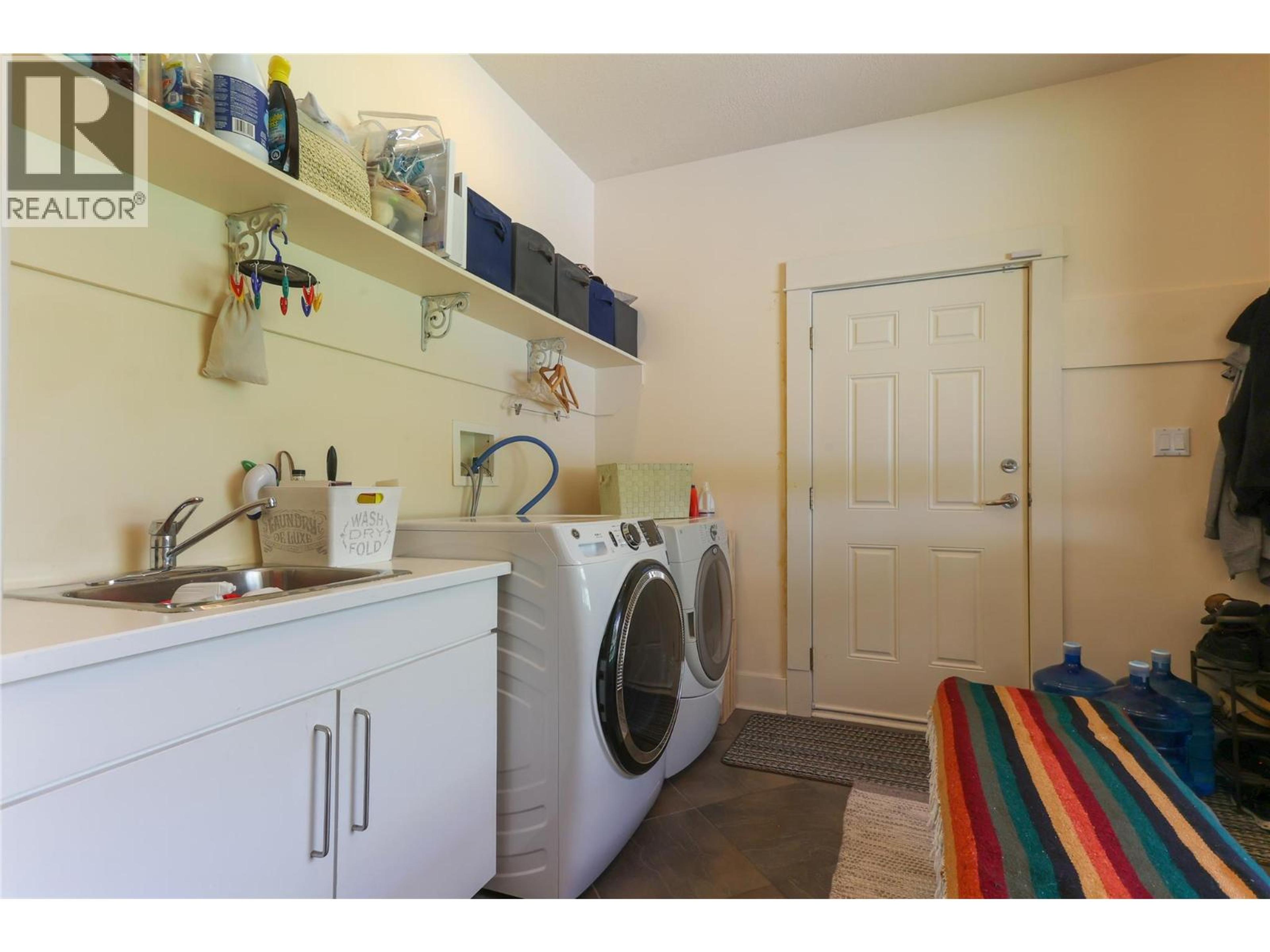 208 RITCHIE AVENUE - 18