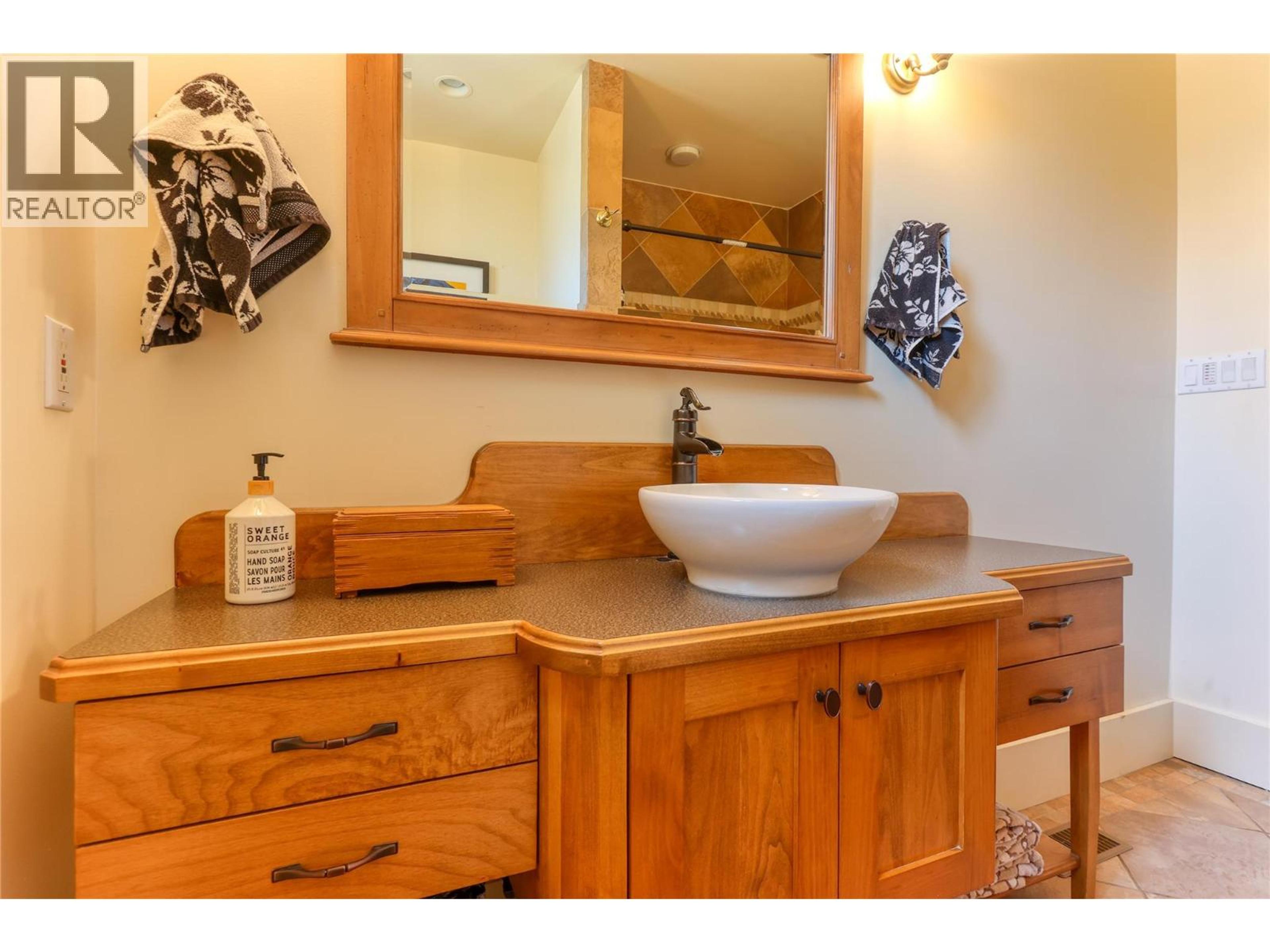 208 RITCHIE AVENUE - 20