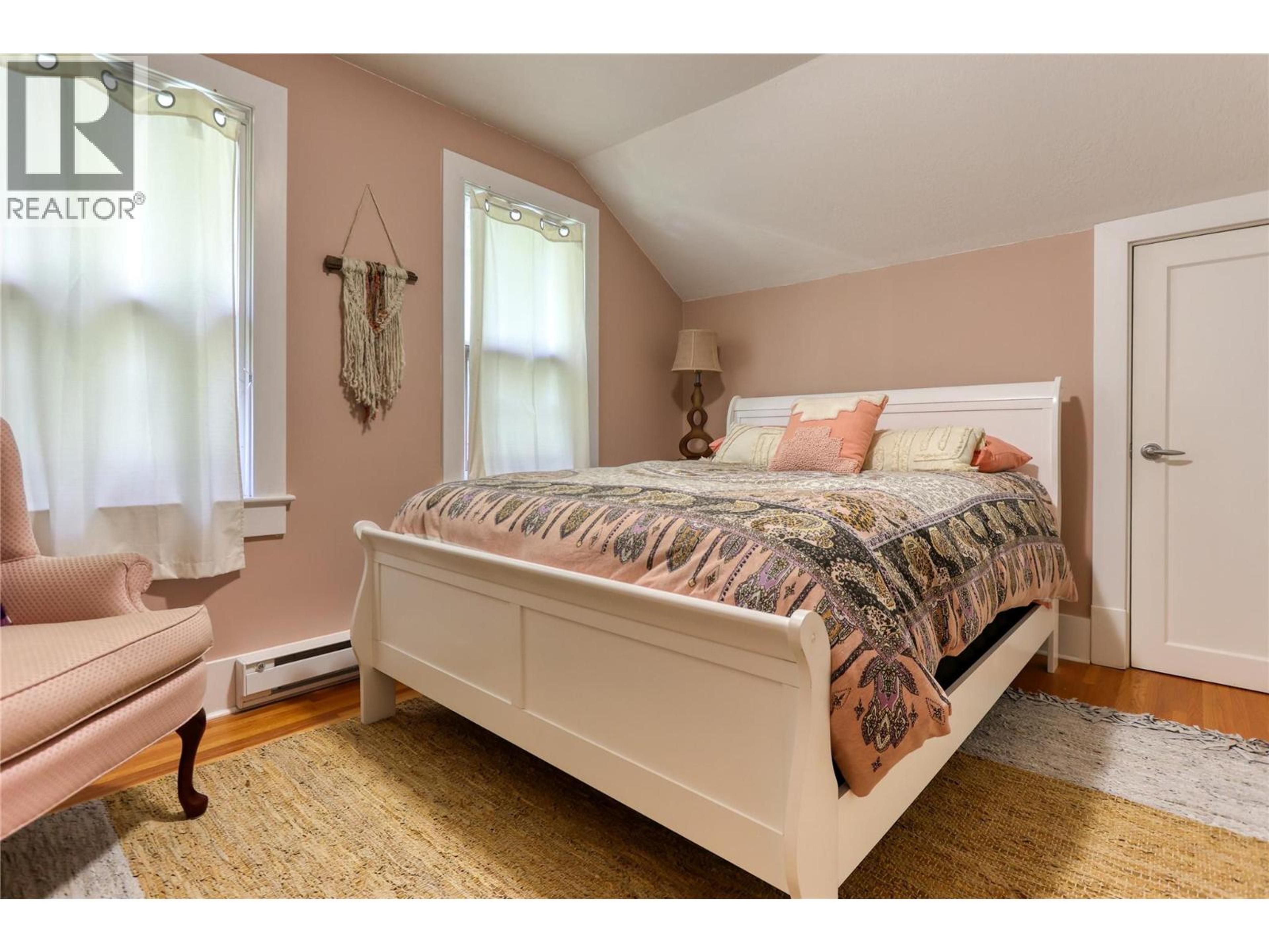 208 RITCHIE AVENUE - 26