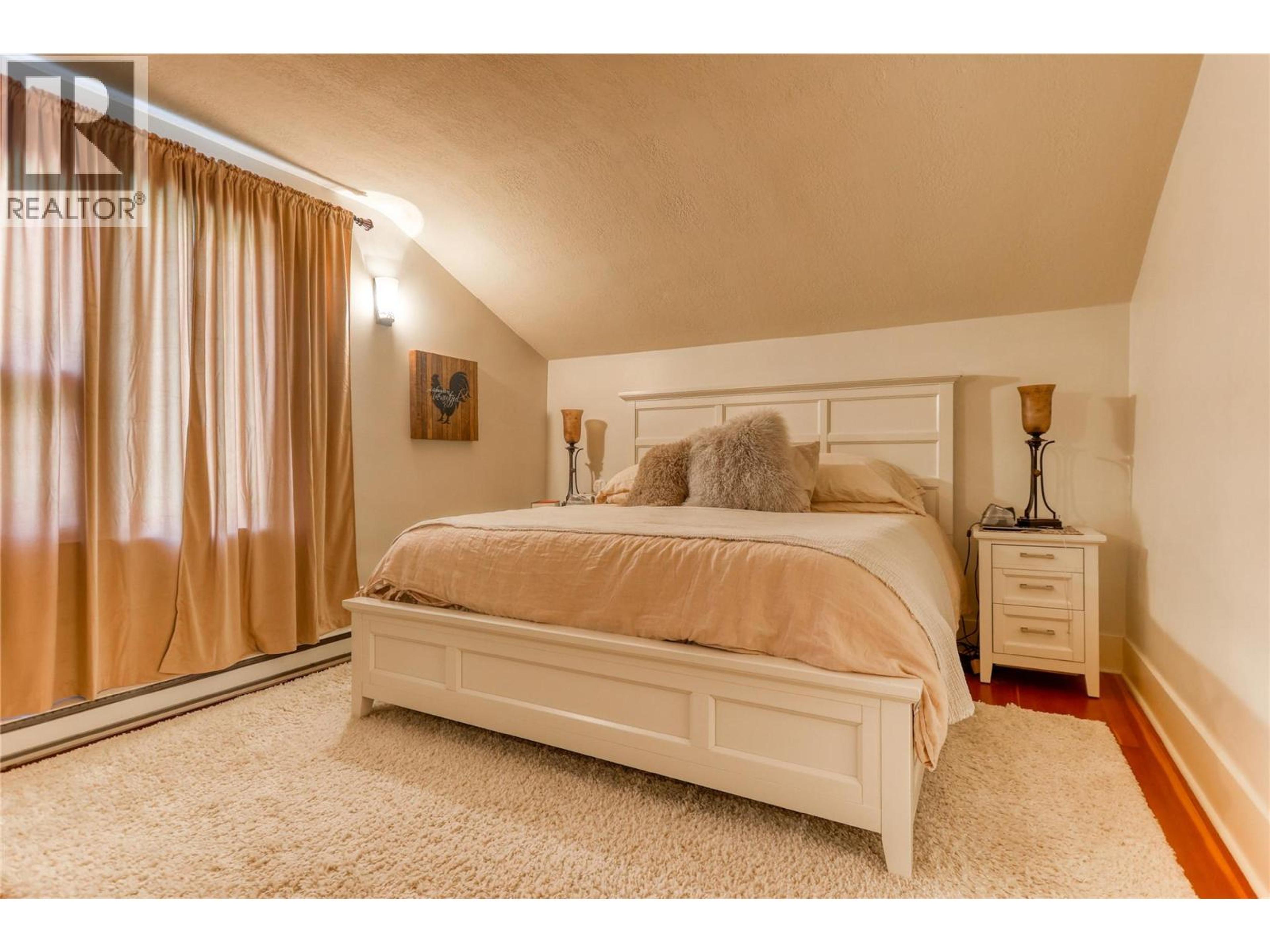 208 RITCHIE AVENUE - 27