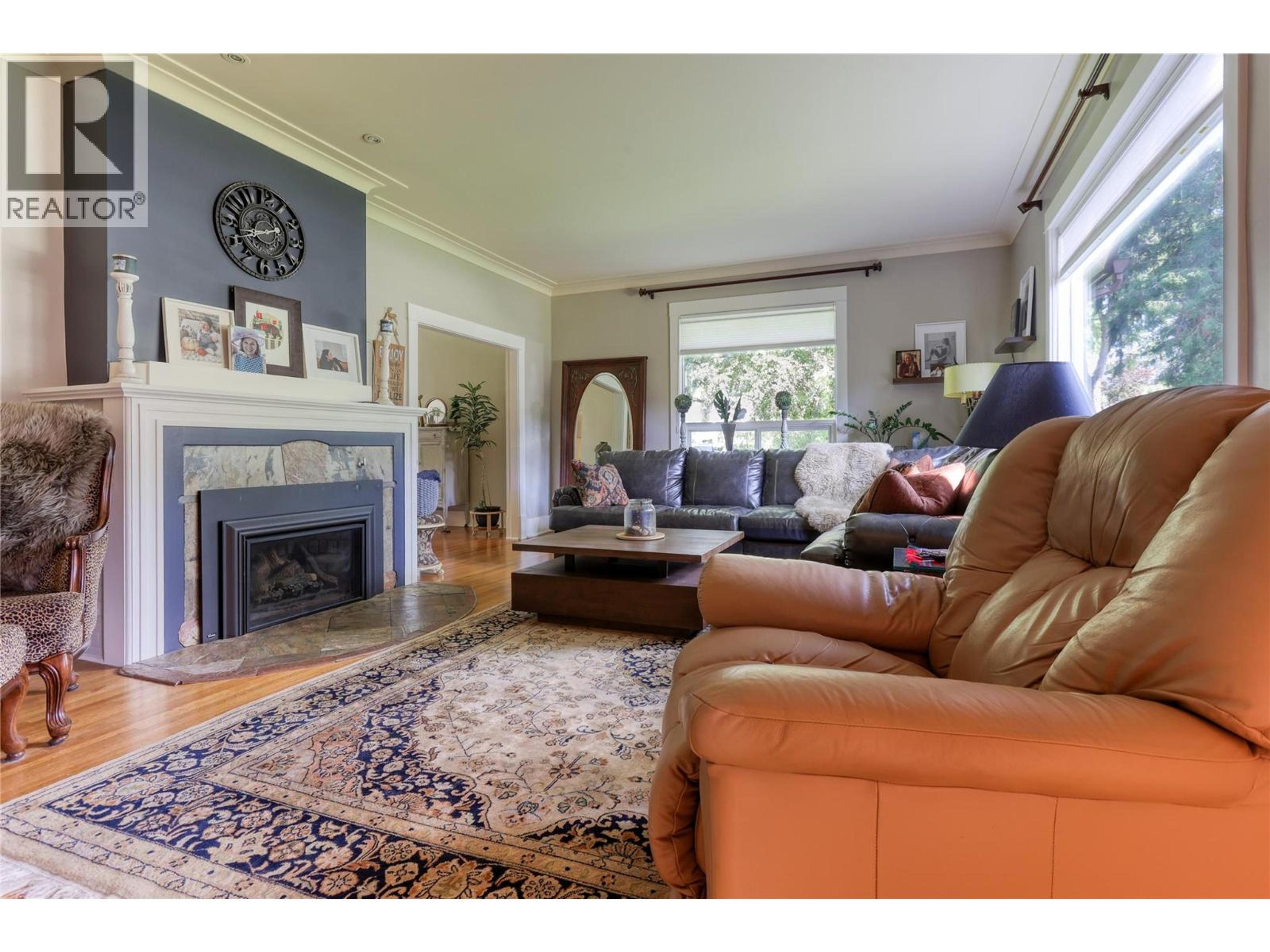 208 RITCHIE AVENUE - 4