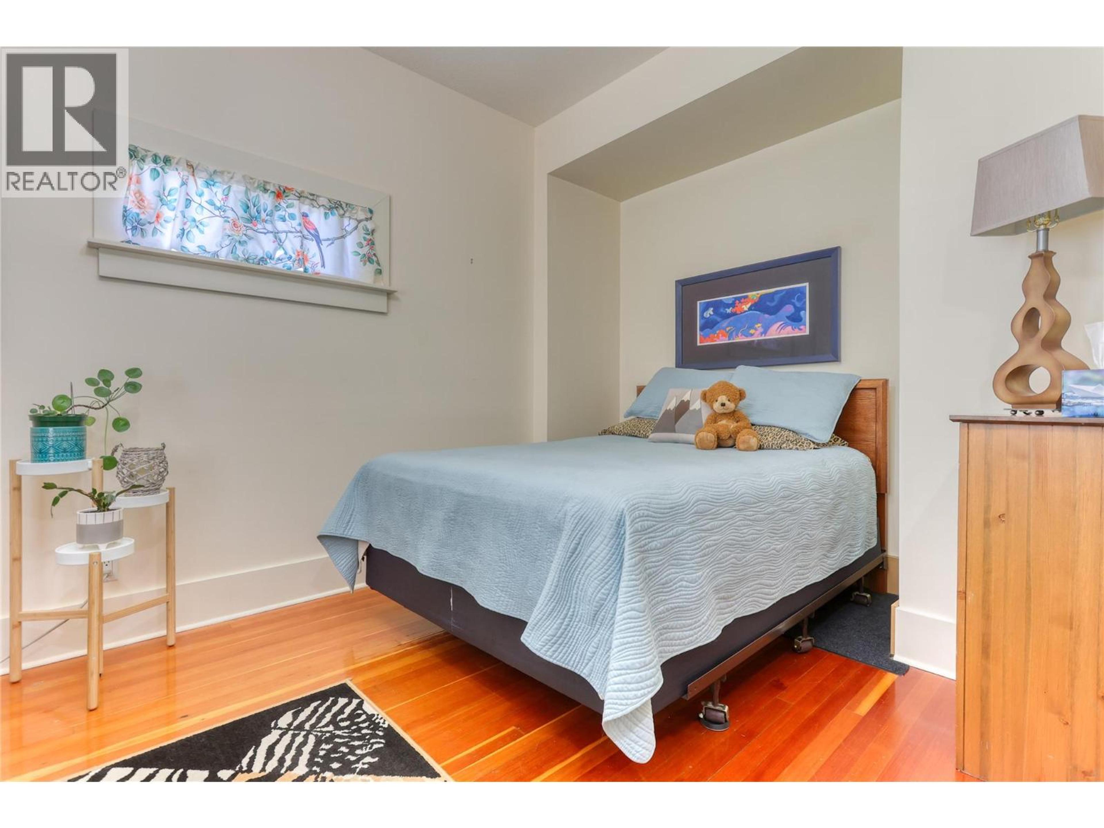 208 RITCHIE AVENUE - 23