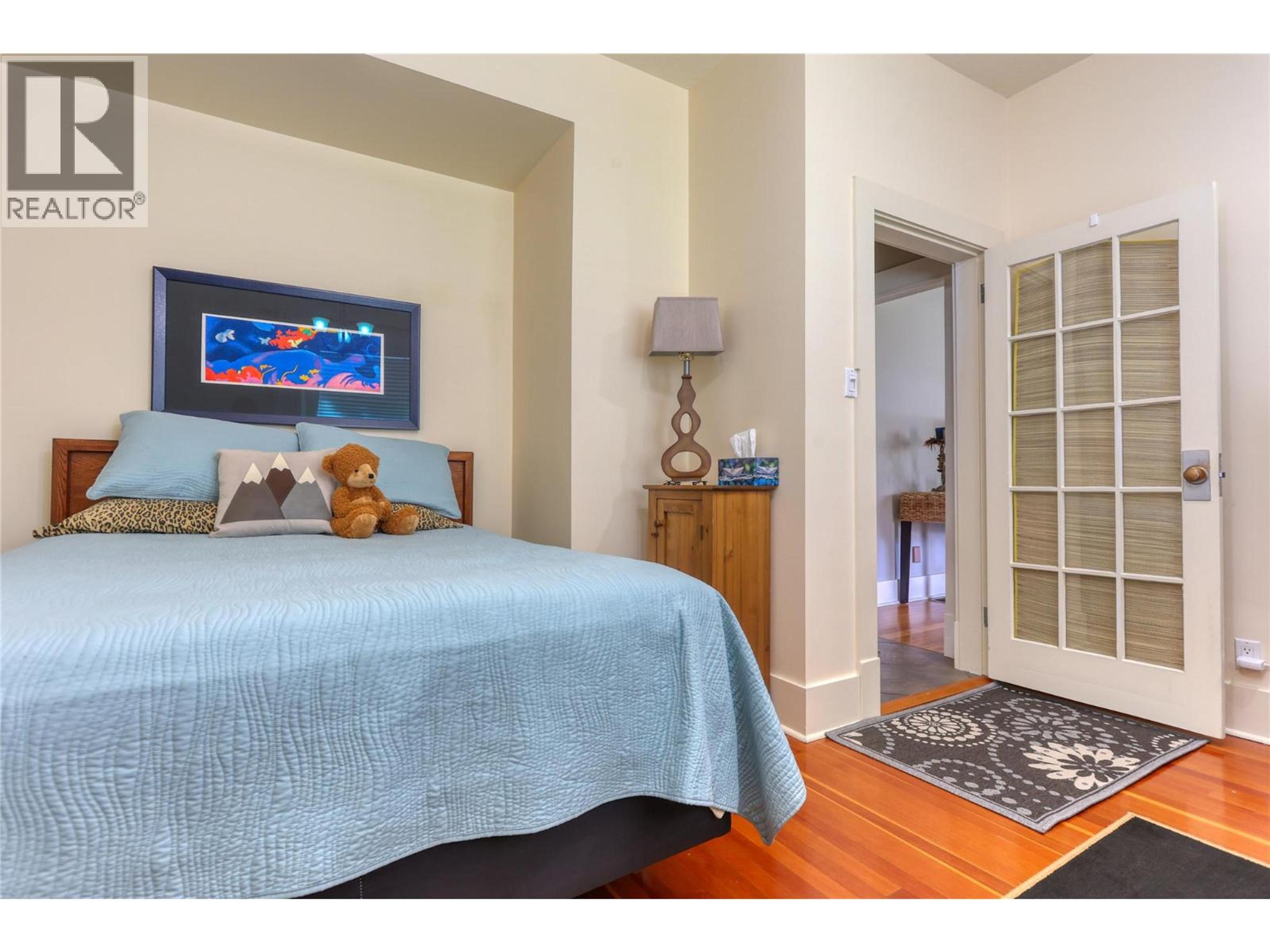 208 RITCHIE AVENUE - 24