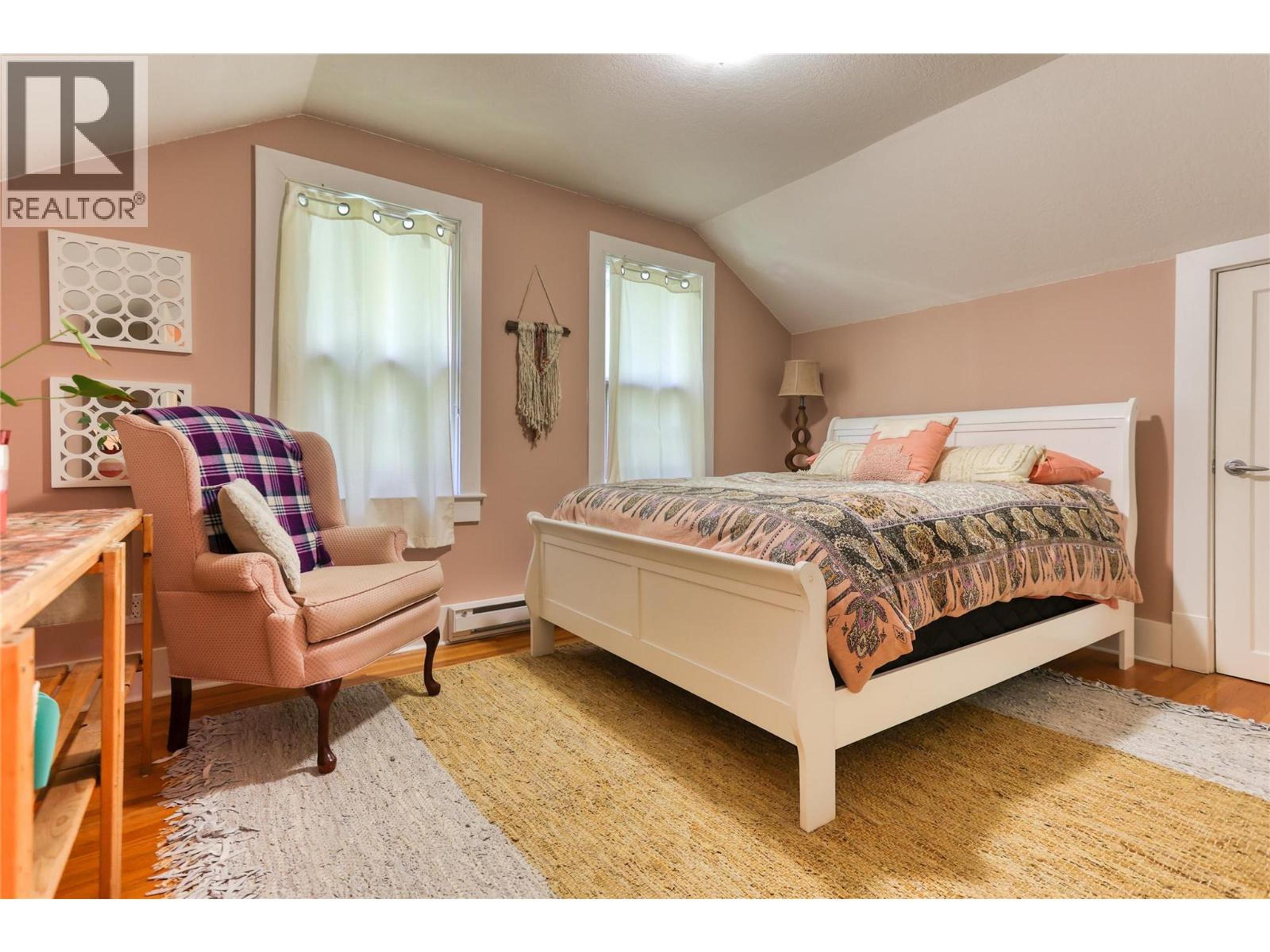 208 RITCHIE AVENUE - 25