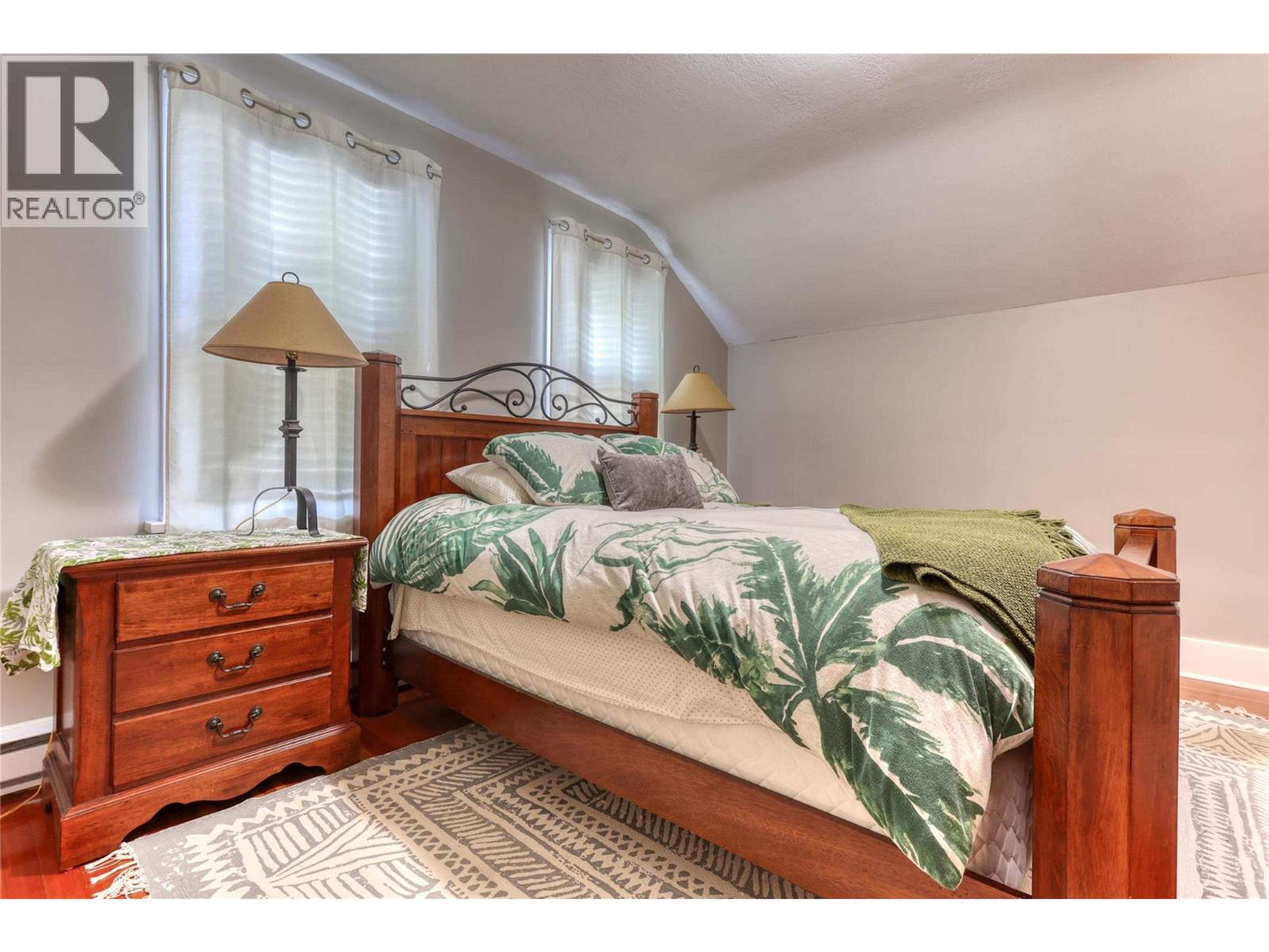 208 RITCHIE AVENUE - 29