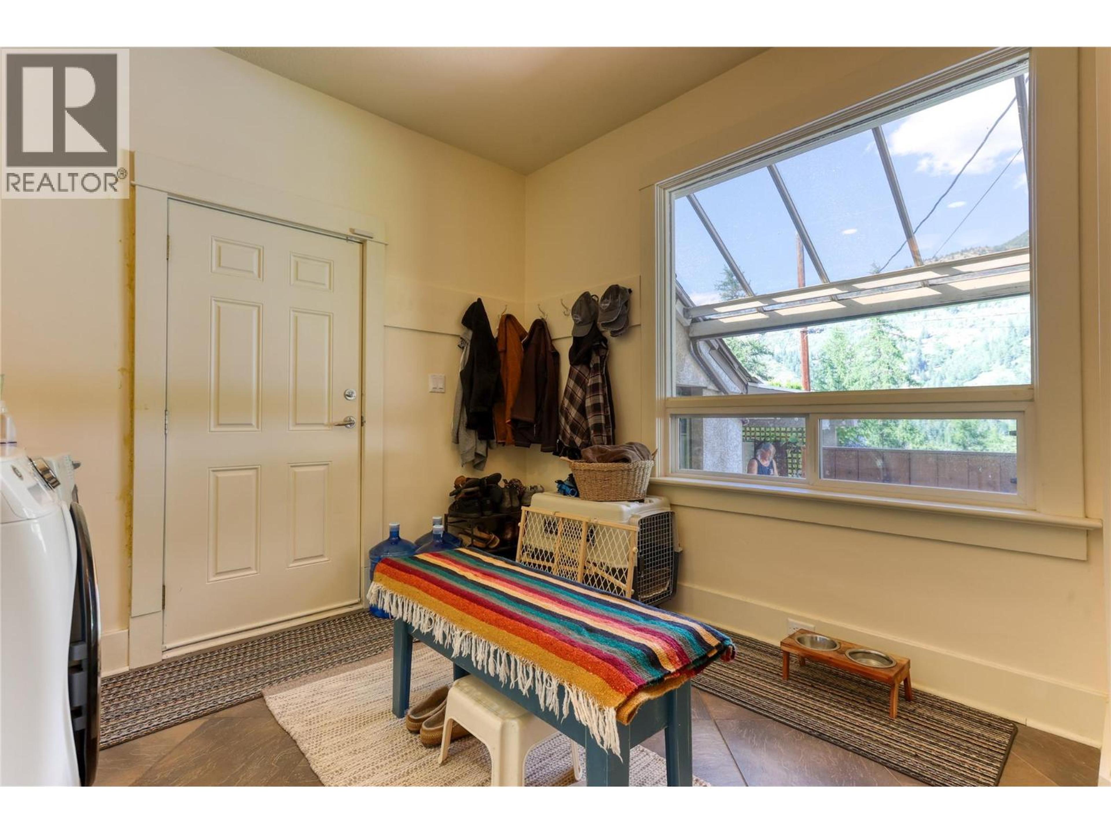 208 RITCHIE AVENUE - 17