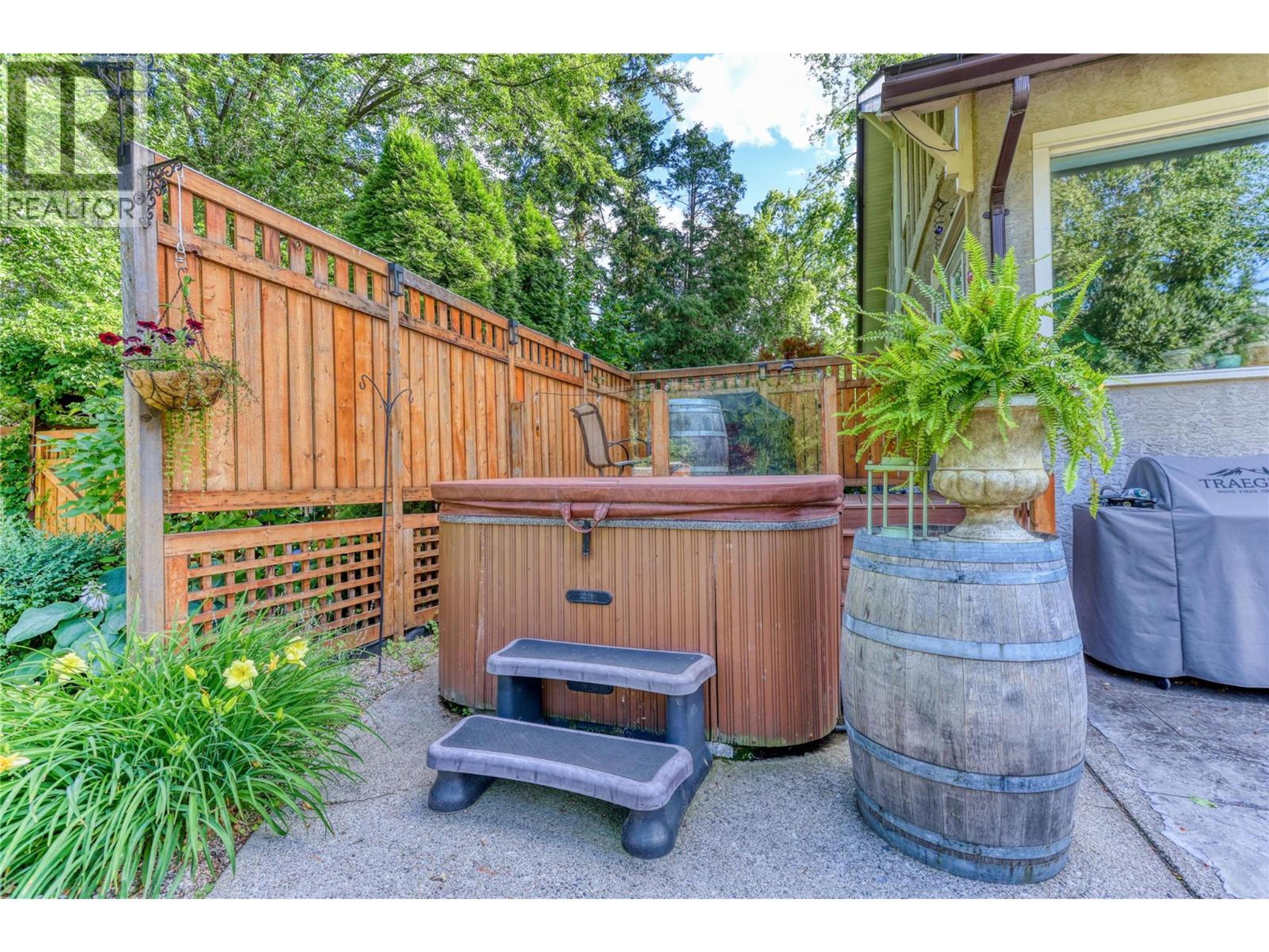 208 RITCHIE AVENUE - 42