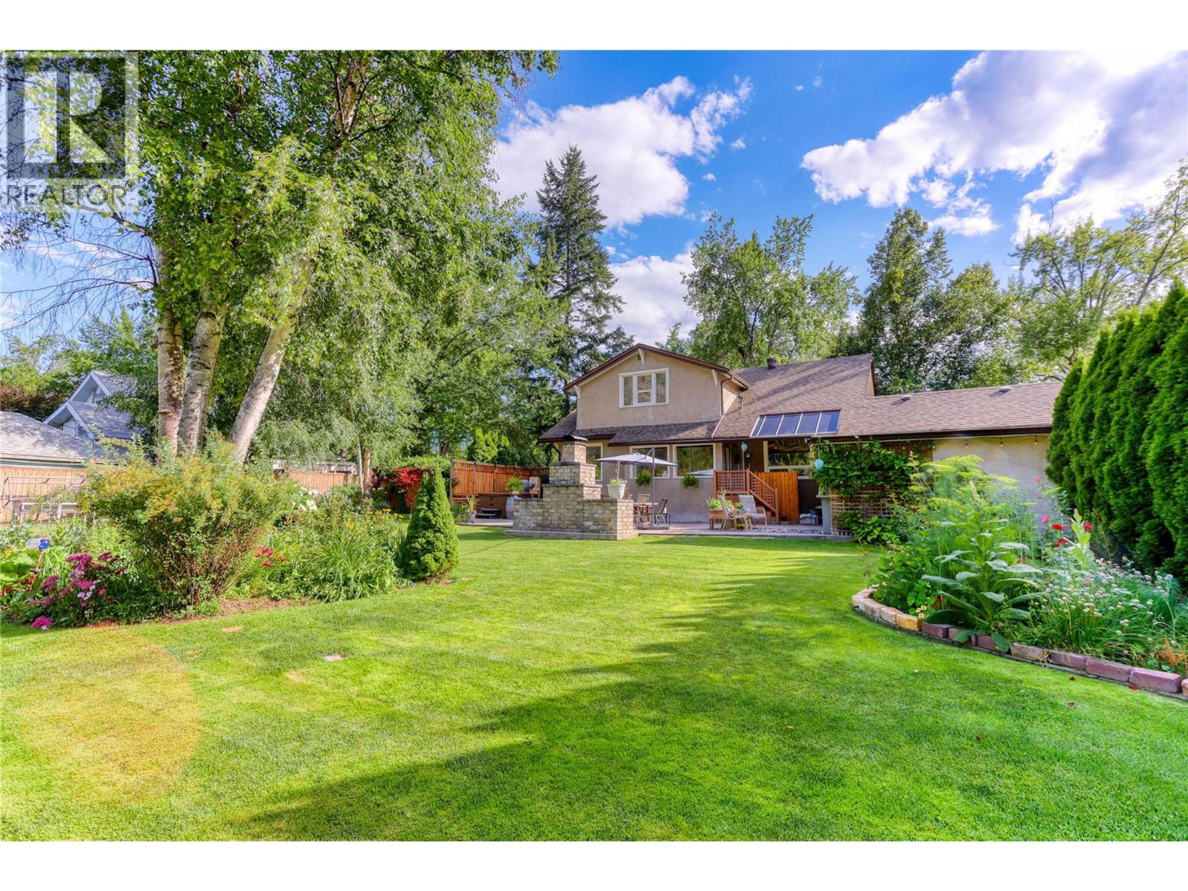 208 RITCHIE AVENUE - 51