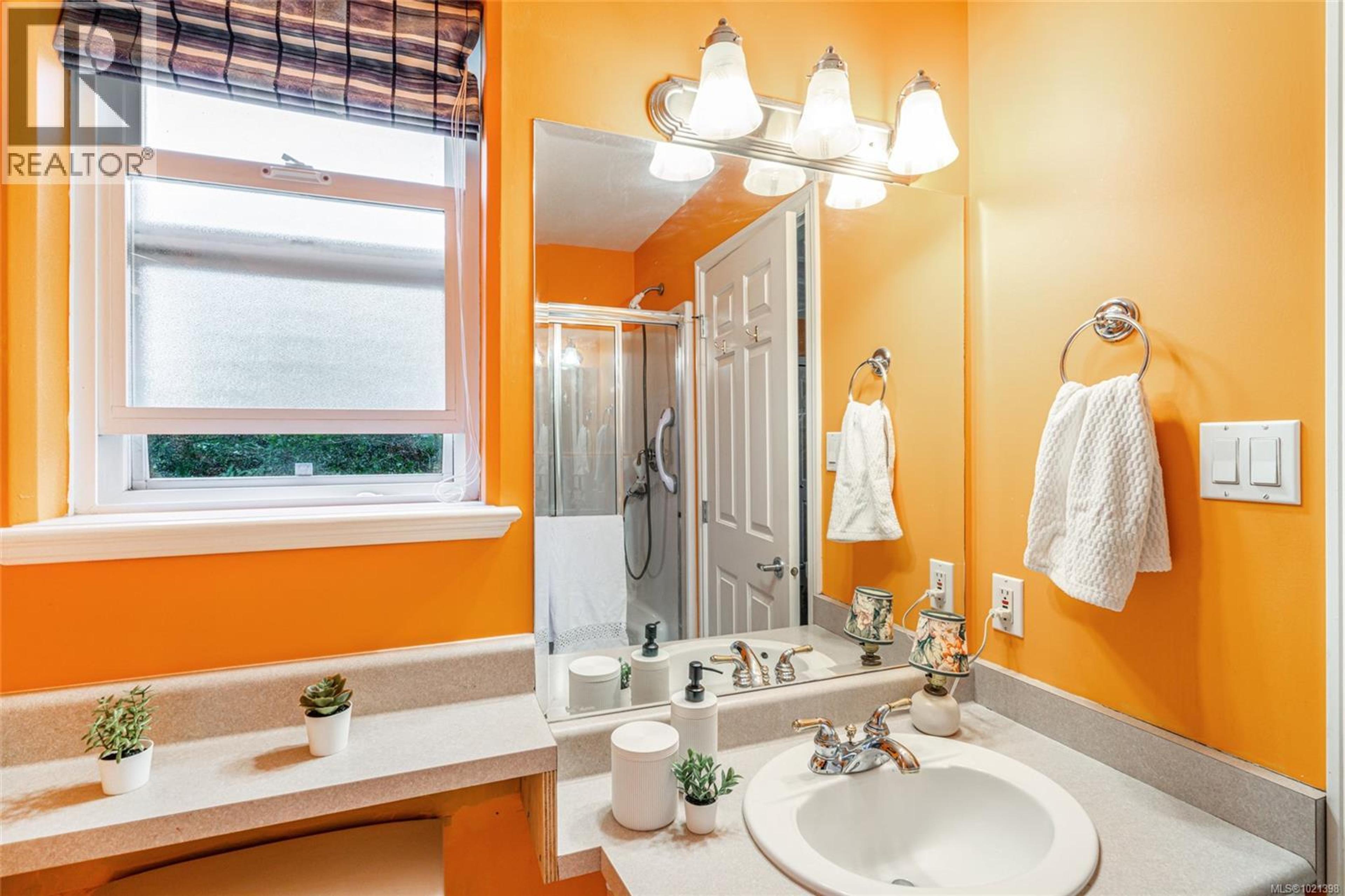 83 BRIDGEWATER LANE - 28