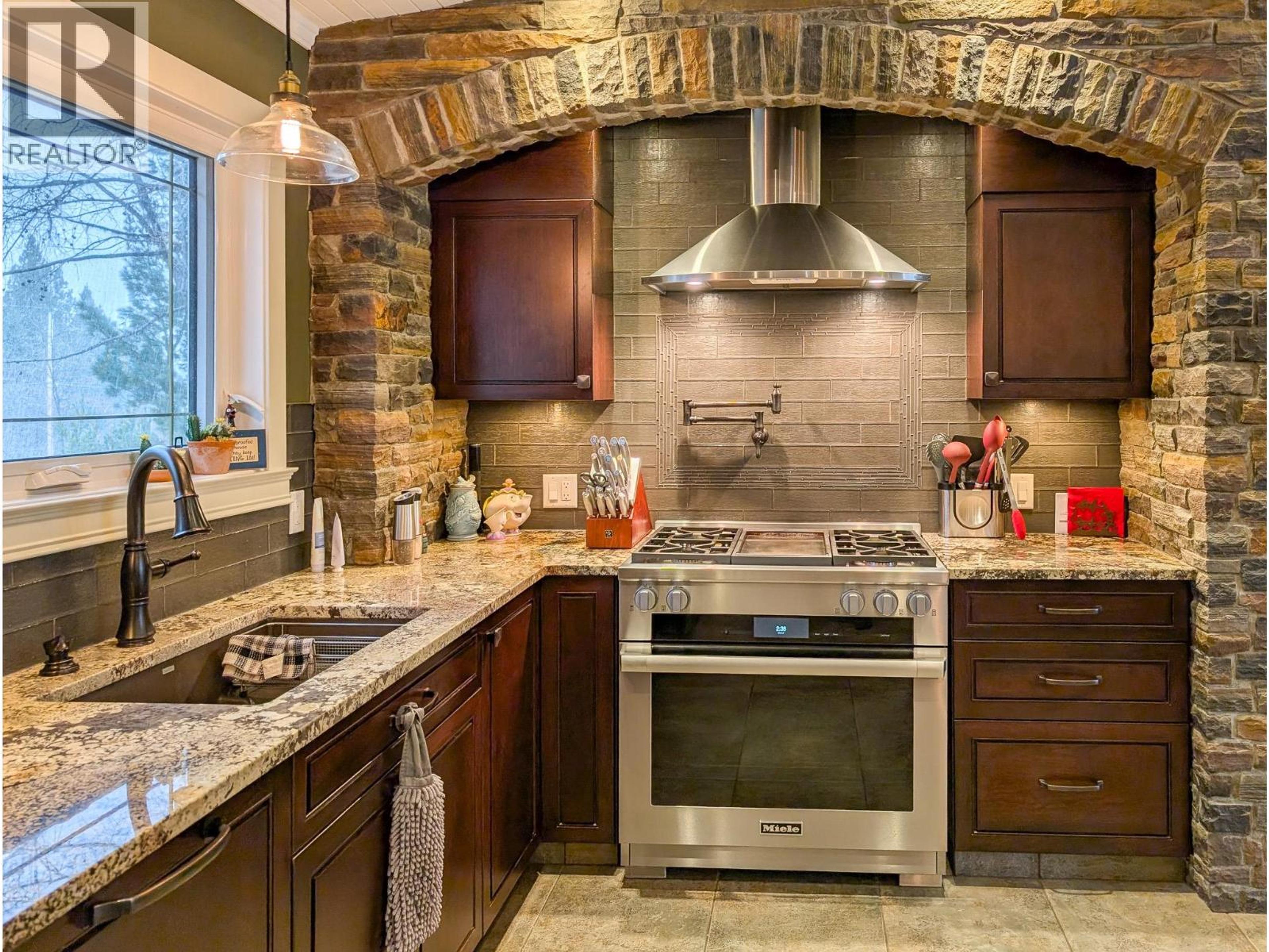 11400 MAURAEN DRIVE - 14