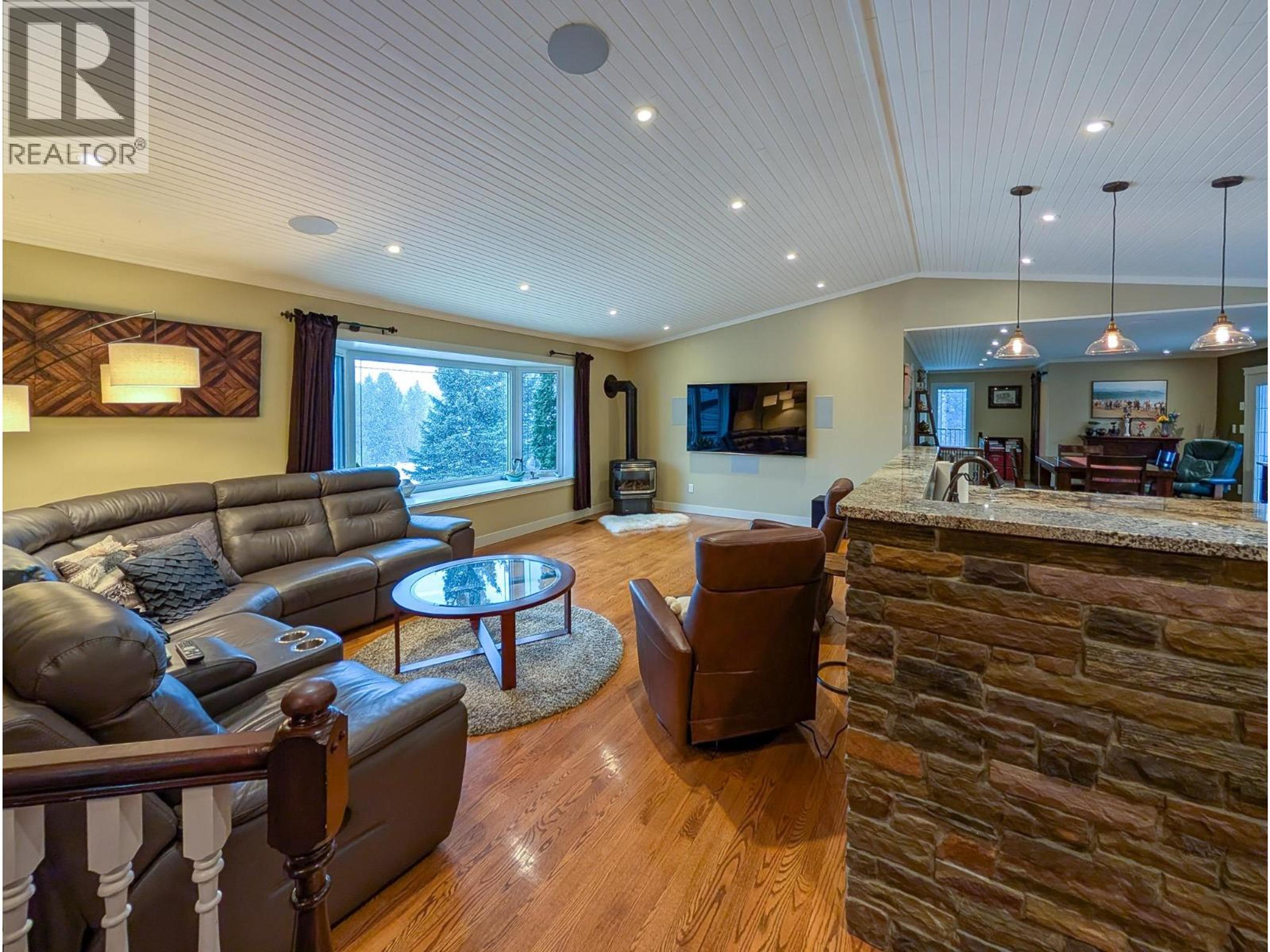 11400 MAURAEN DRIVE - 16