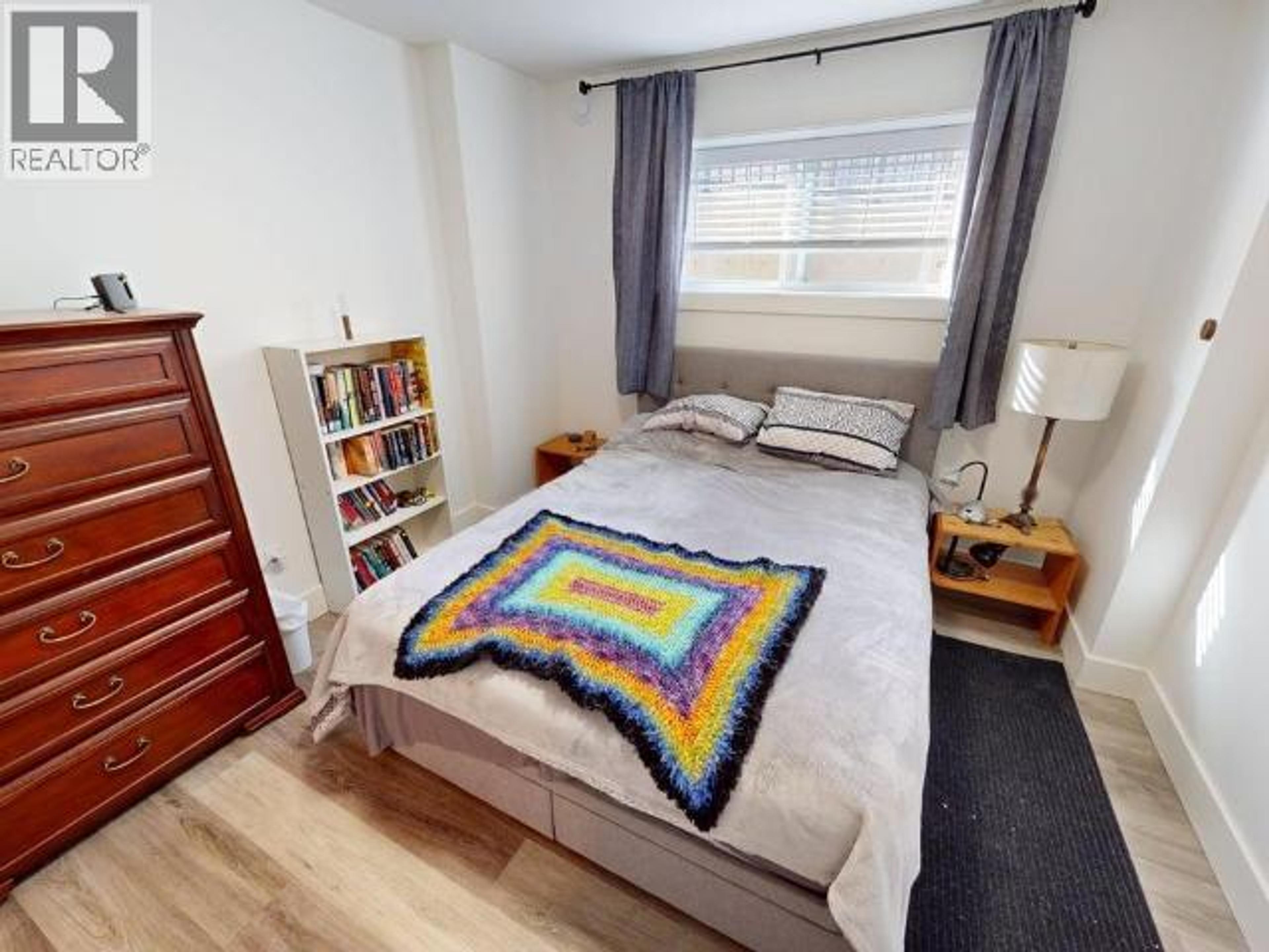 #B4 6900 BURNABY STREET - 26