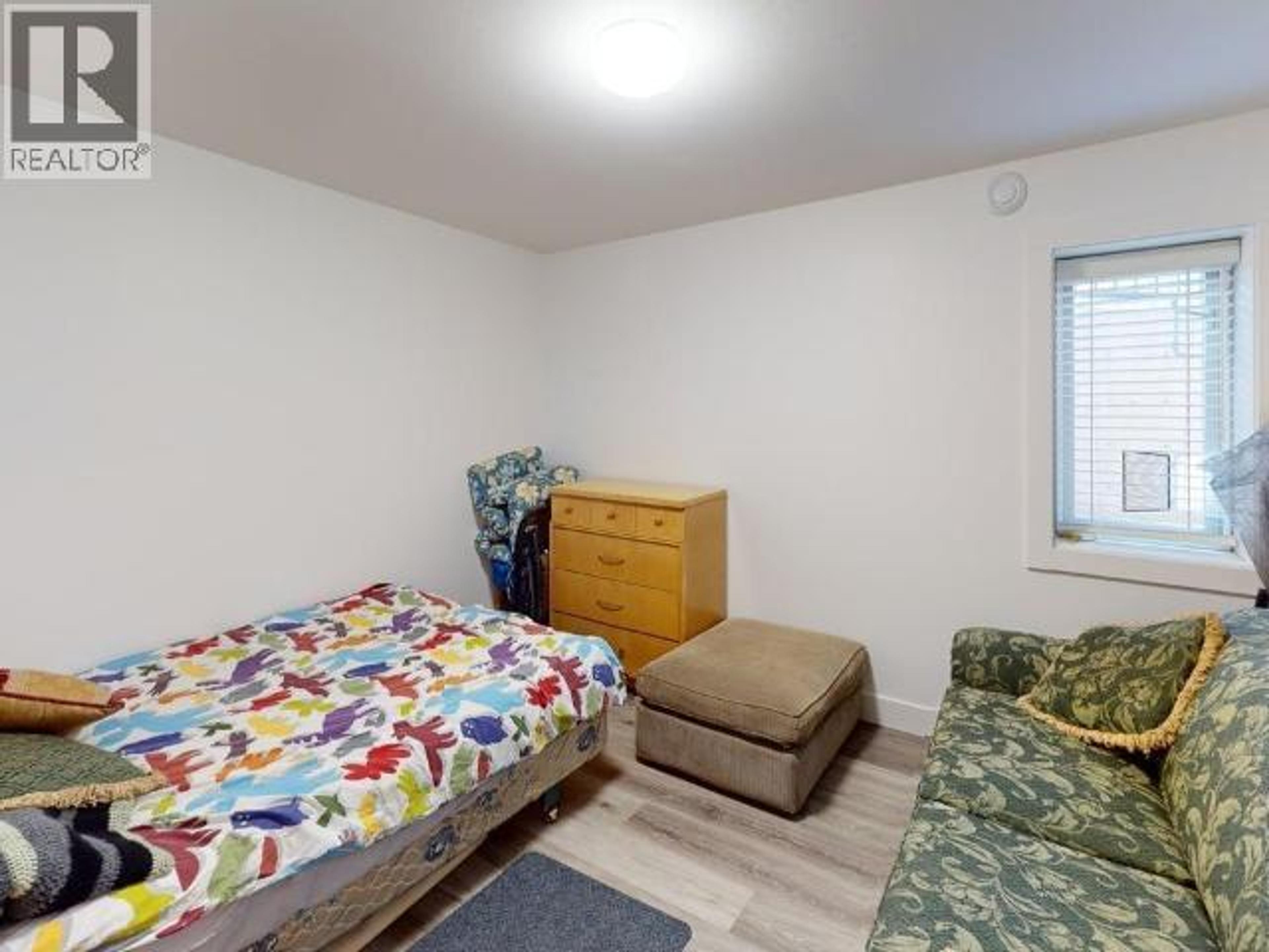 #B4 6900 BURNABY STREET - 31