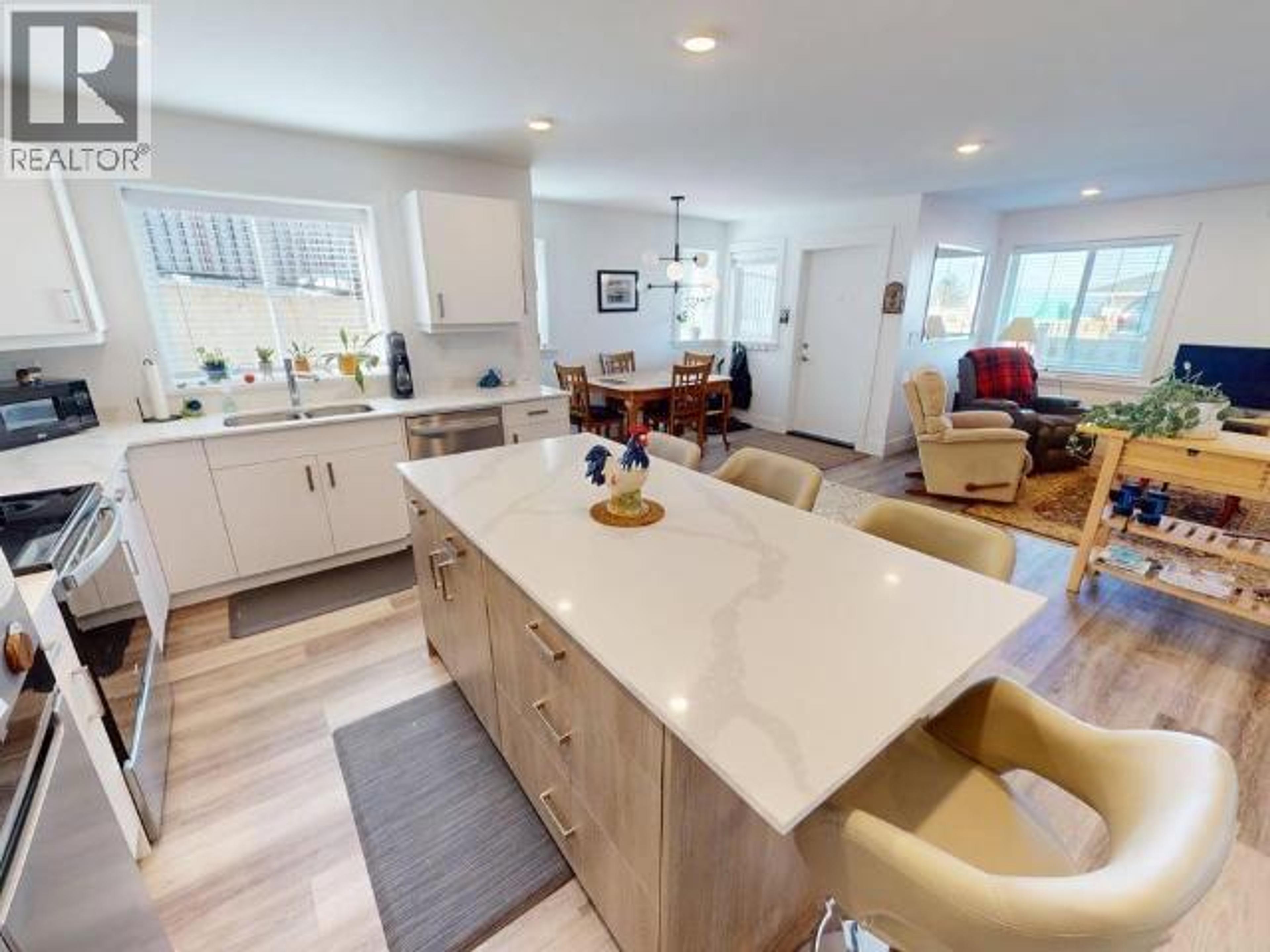 #B4 6900 BURNABY STREET - 8