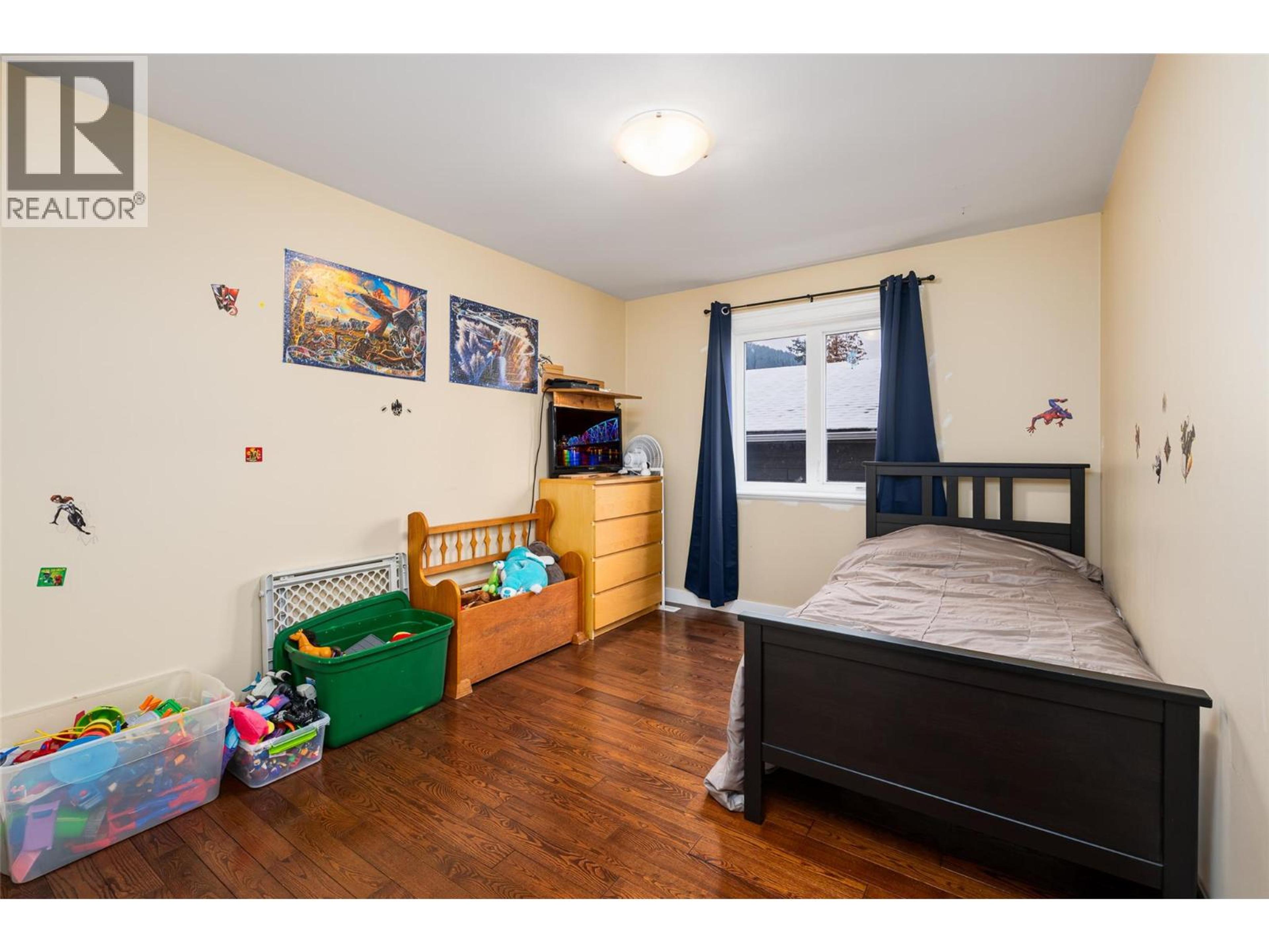 902 MURDOCH STREET - 17