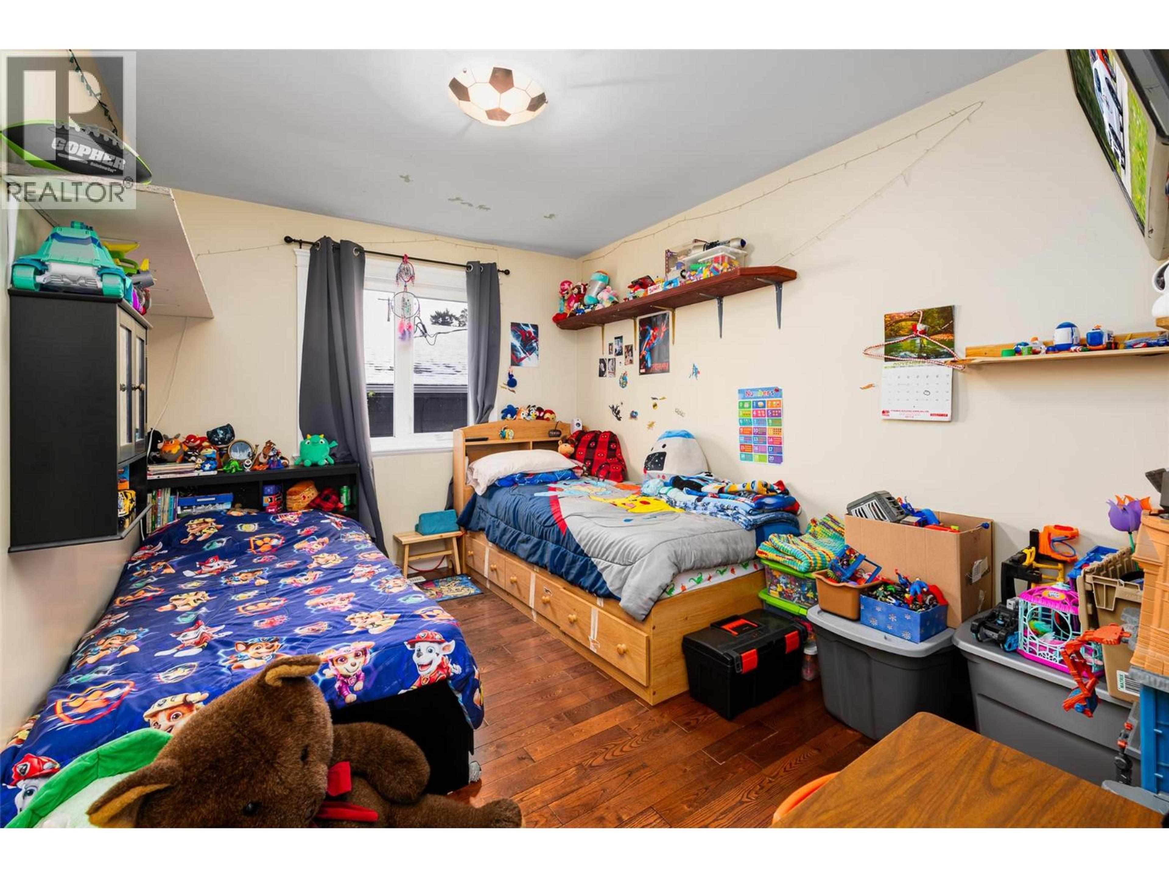 902 MURDOCH STREET - 18