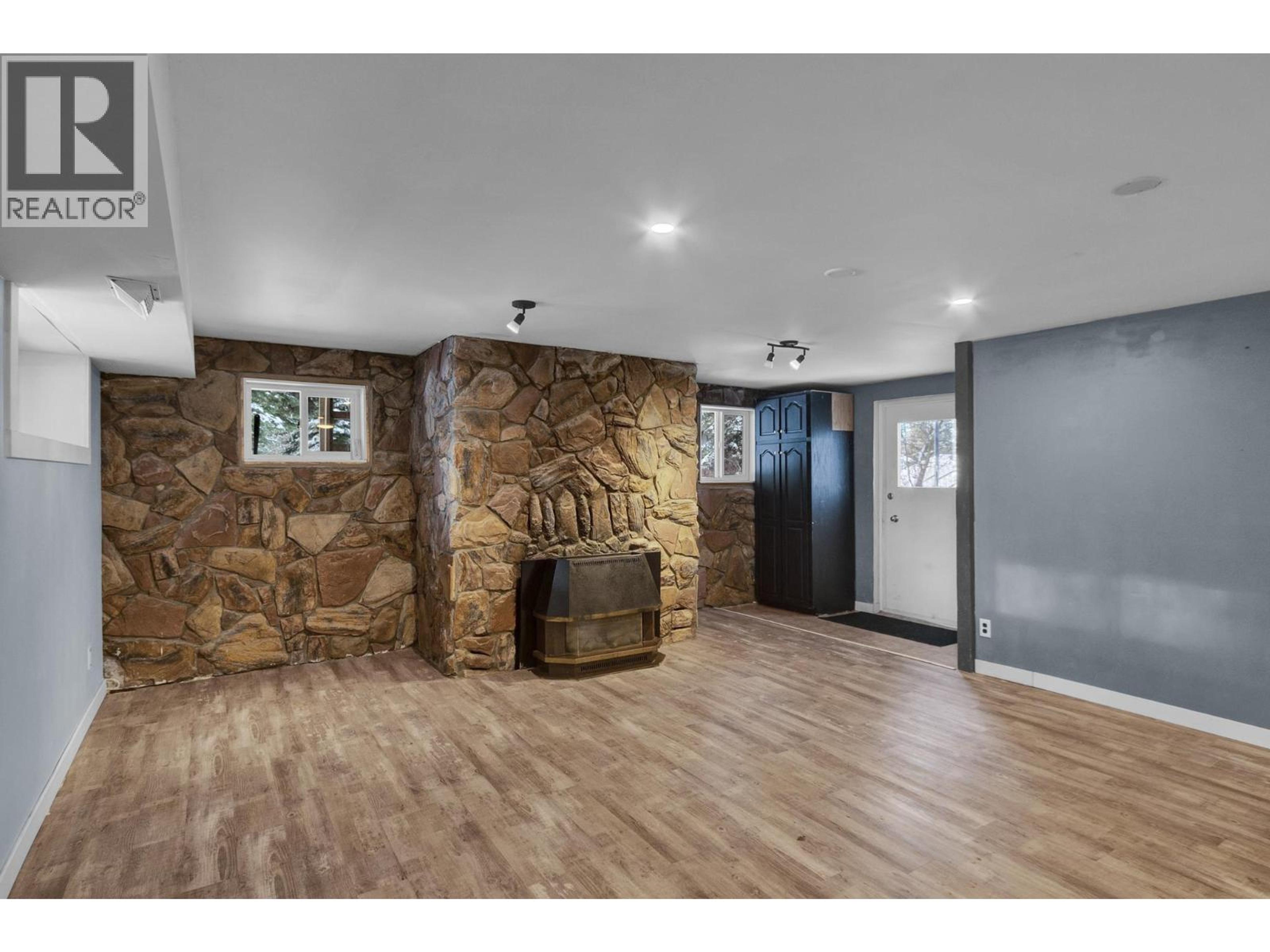 9147 NORTH KELLY ROAD - 24