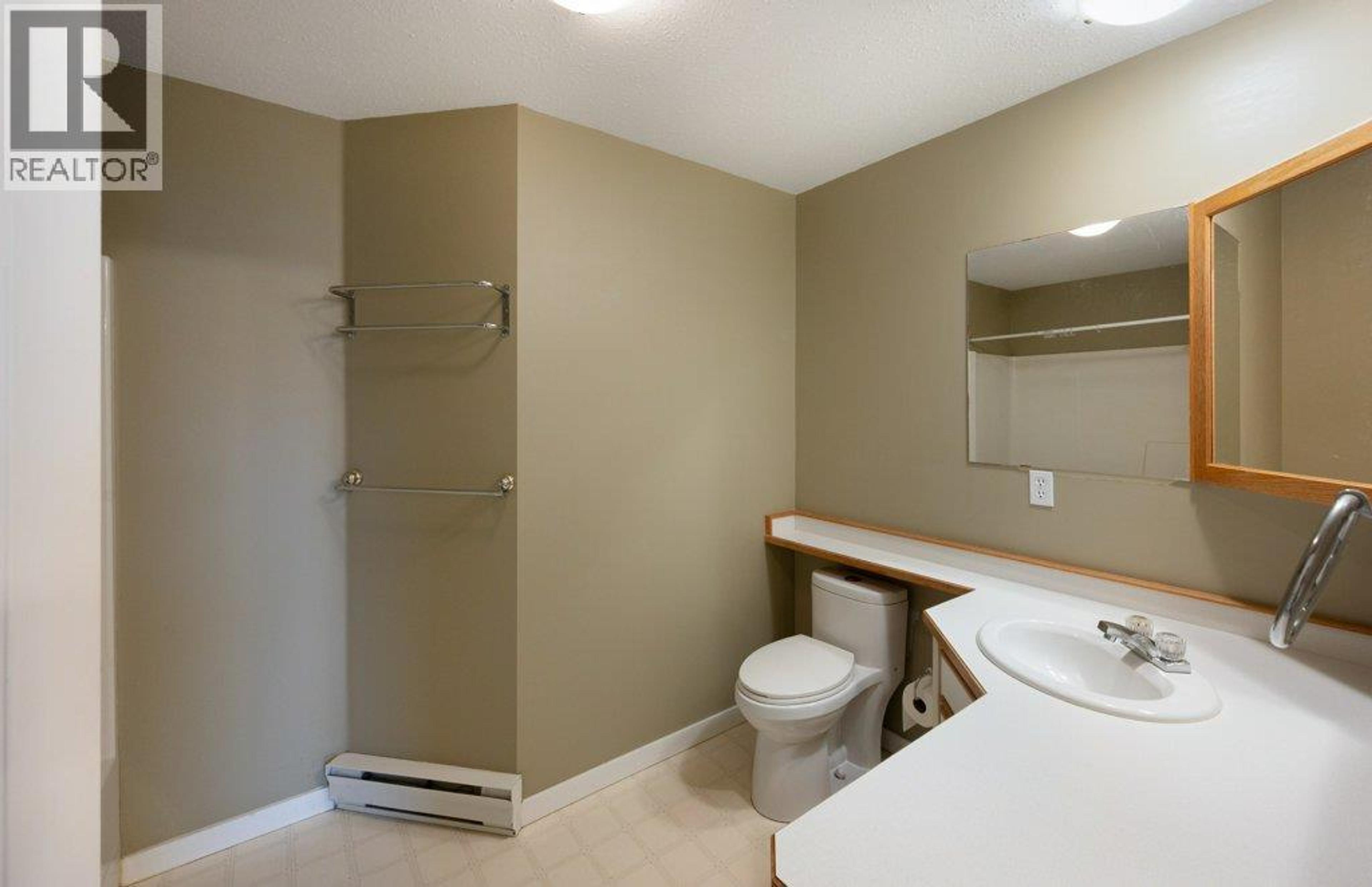 #206 6201 MAPLE DRIVE - 21