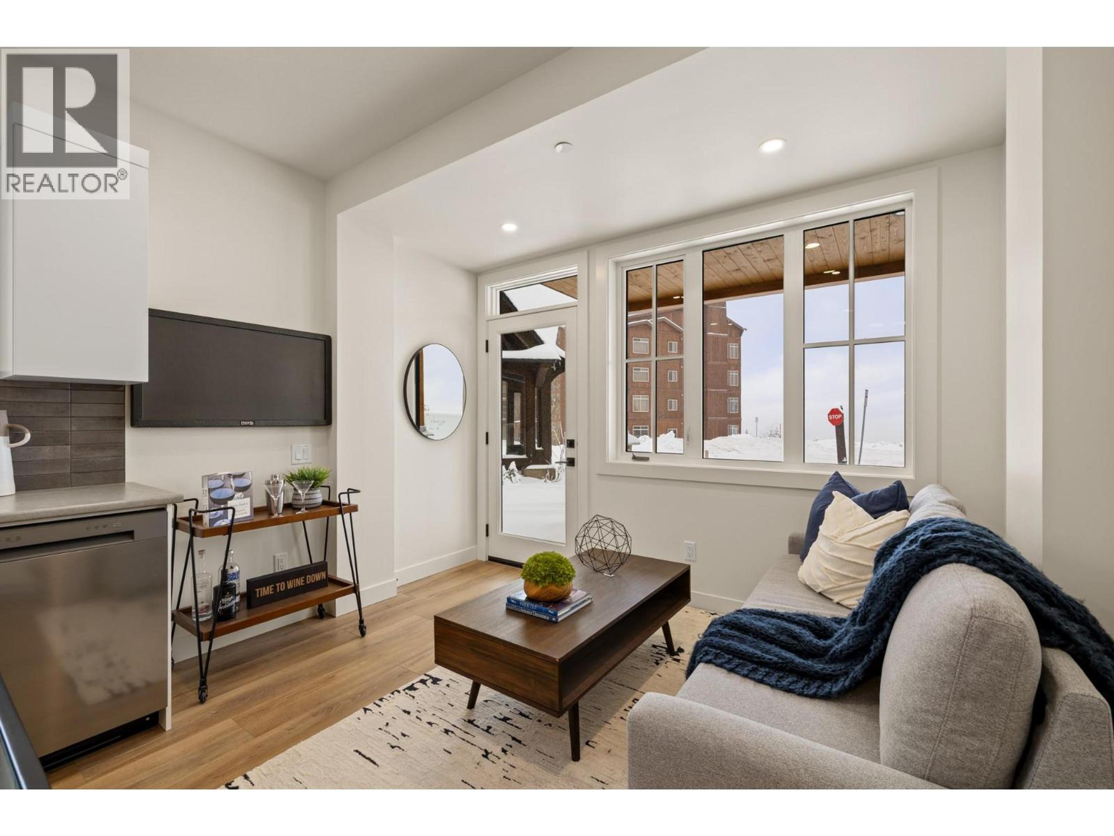 #89 255 FEATHERTOP WAY - 46