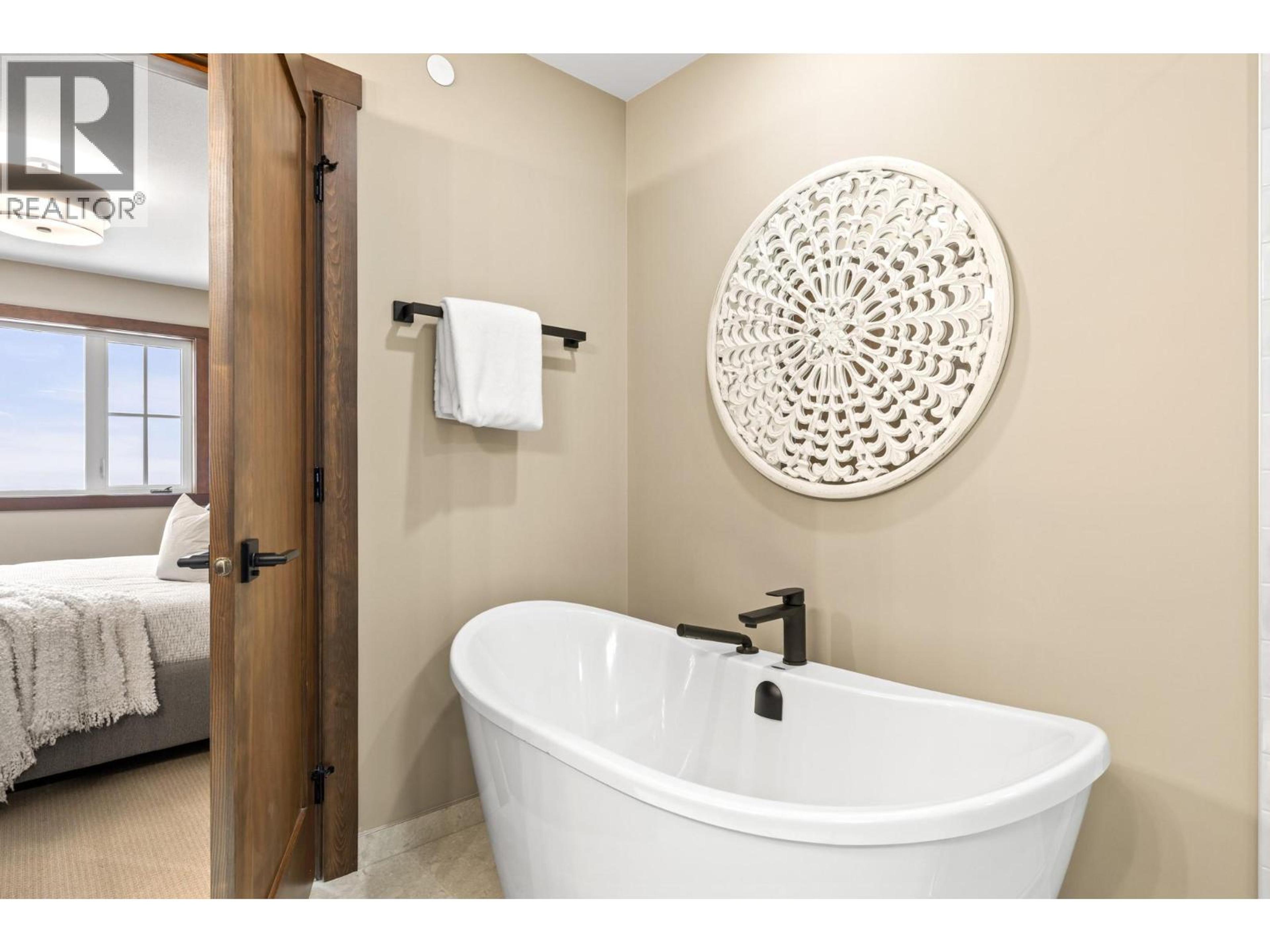 #89 255 FEATHERTOP WAY - 32