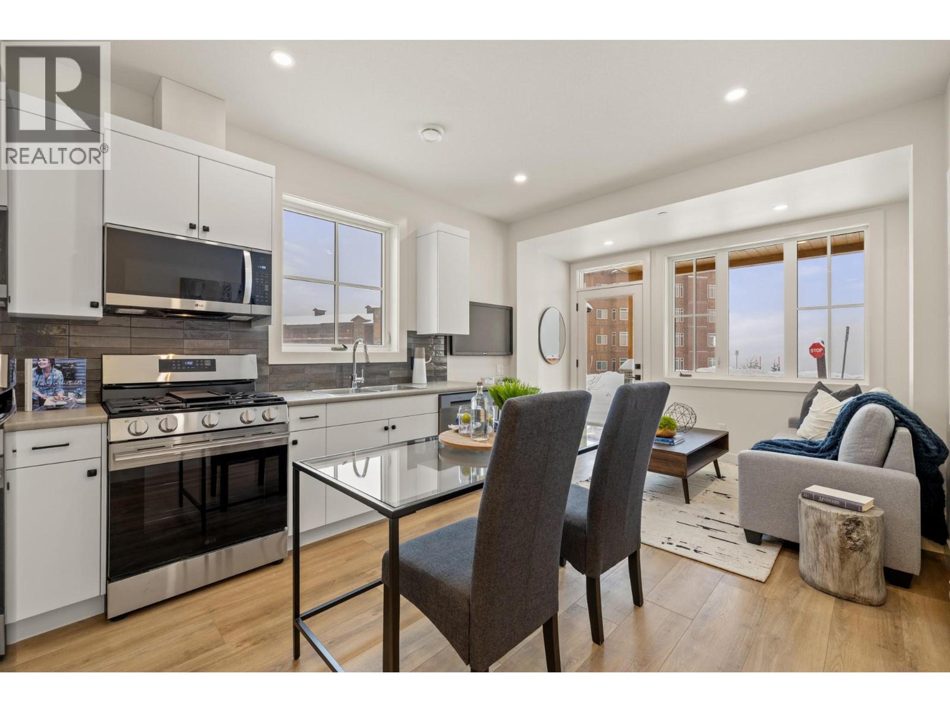 #89 255 FEATHERTOP WAY - 41