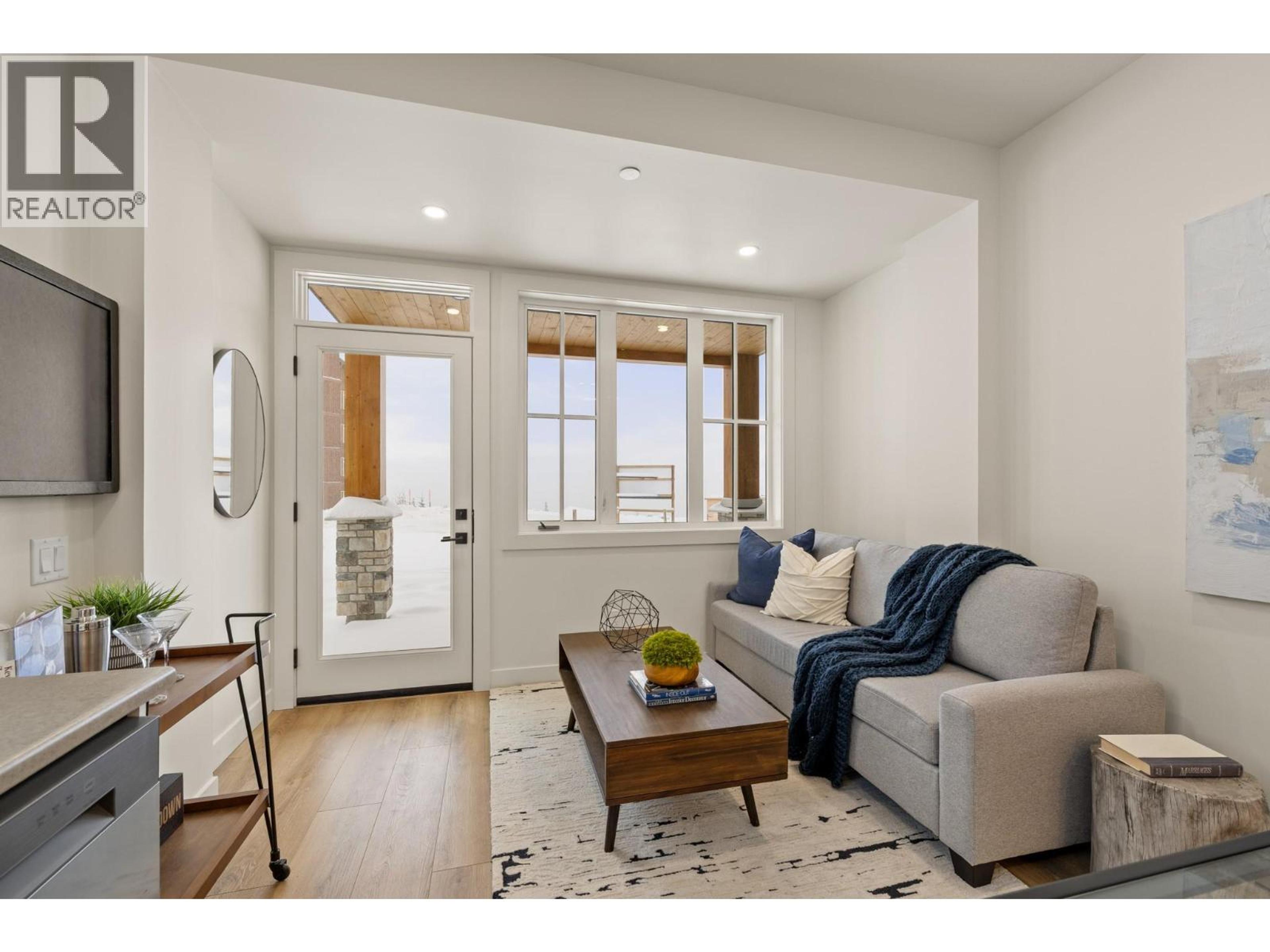 #89 255 FEATHERTOP WAY - 44