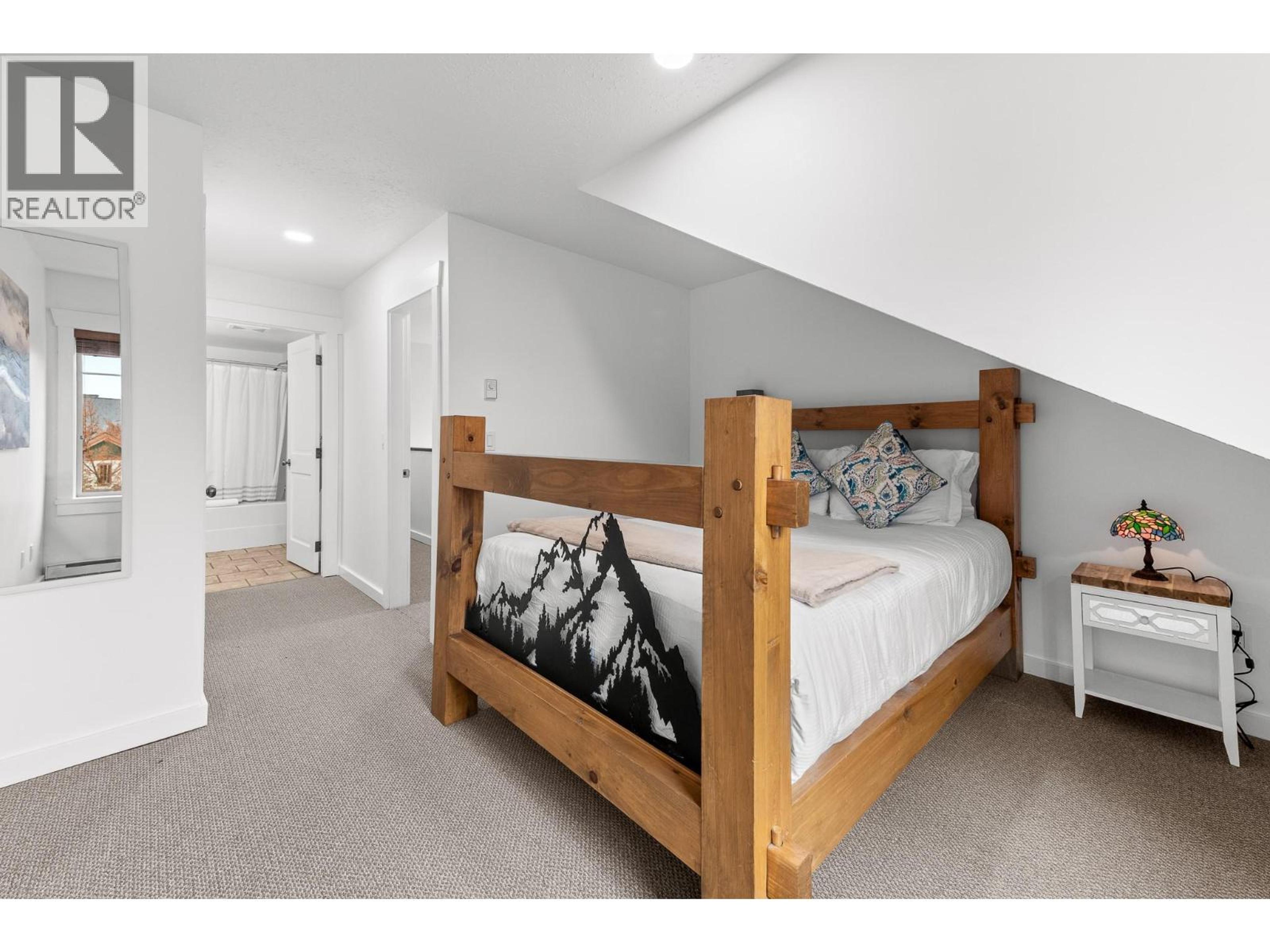 #202A 32 RIVERMOUNT PLACE - 11