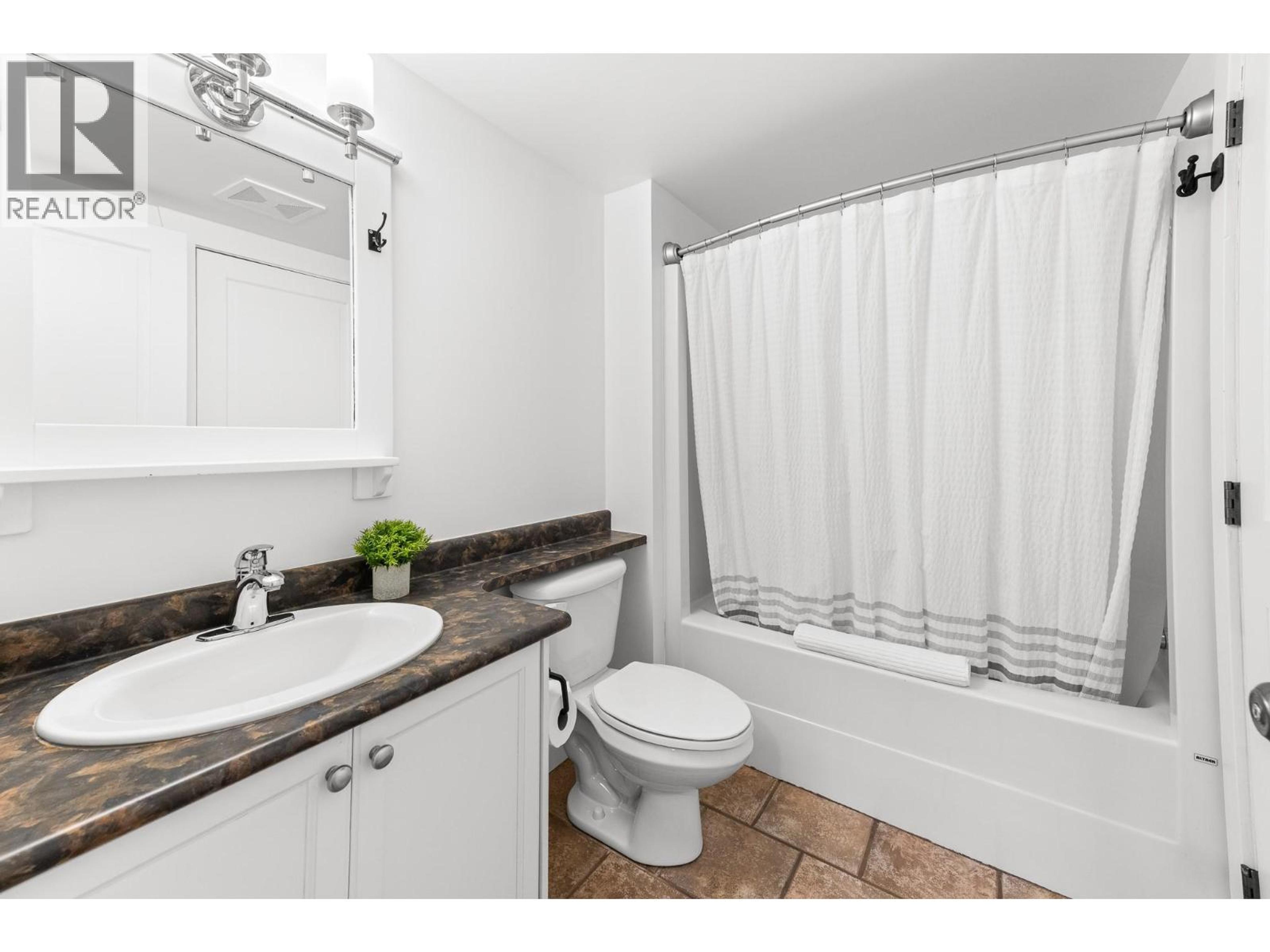 #202A 32 RIVERMOUNT PLACE - 14