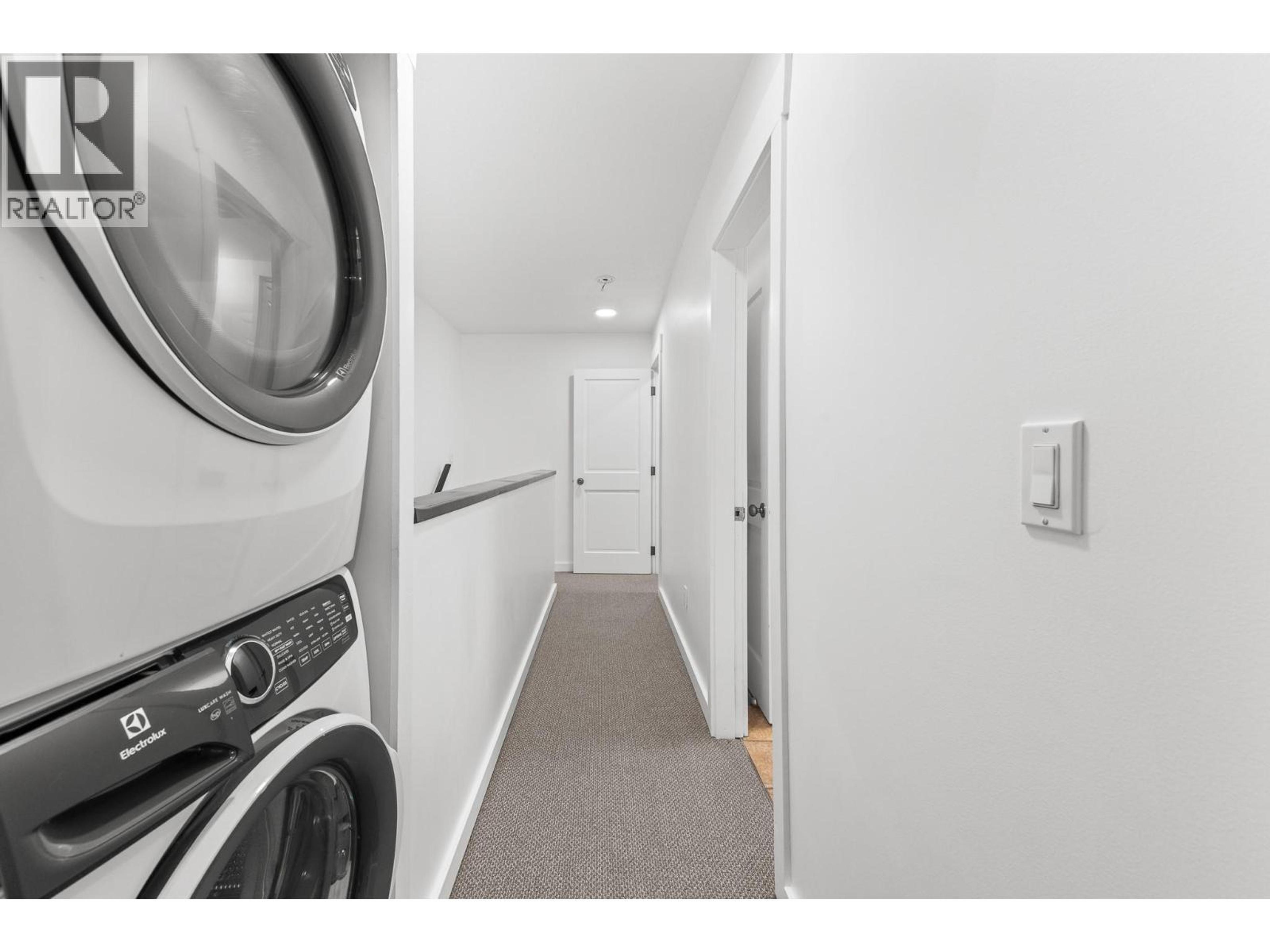 #202A 32 RIVERMOUNT PLACE - 16