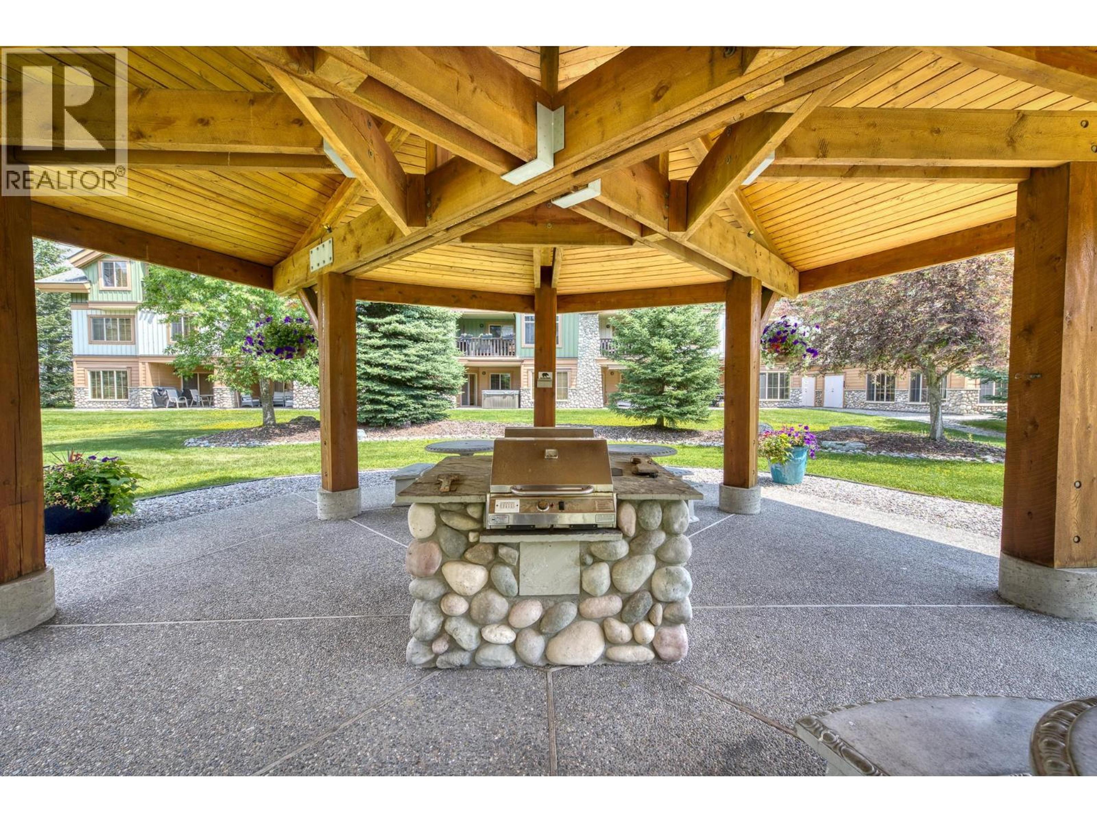 #202A 32 RIVERMOUNT PLACE - 18