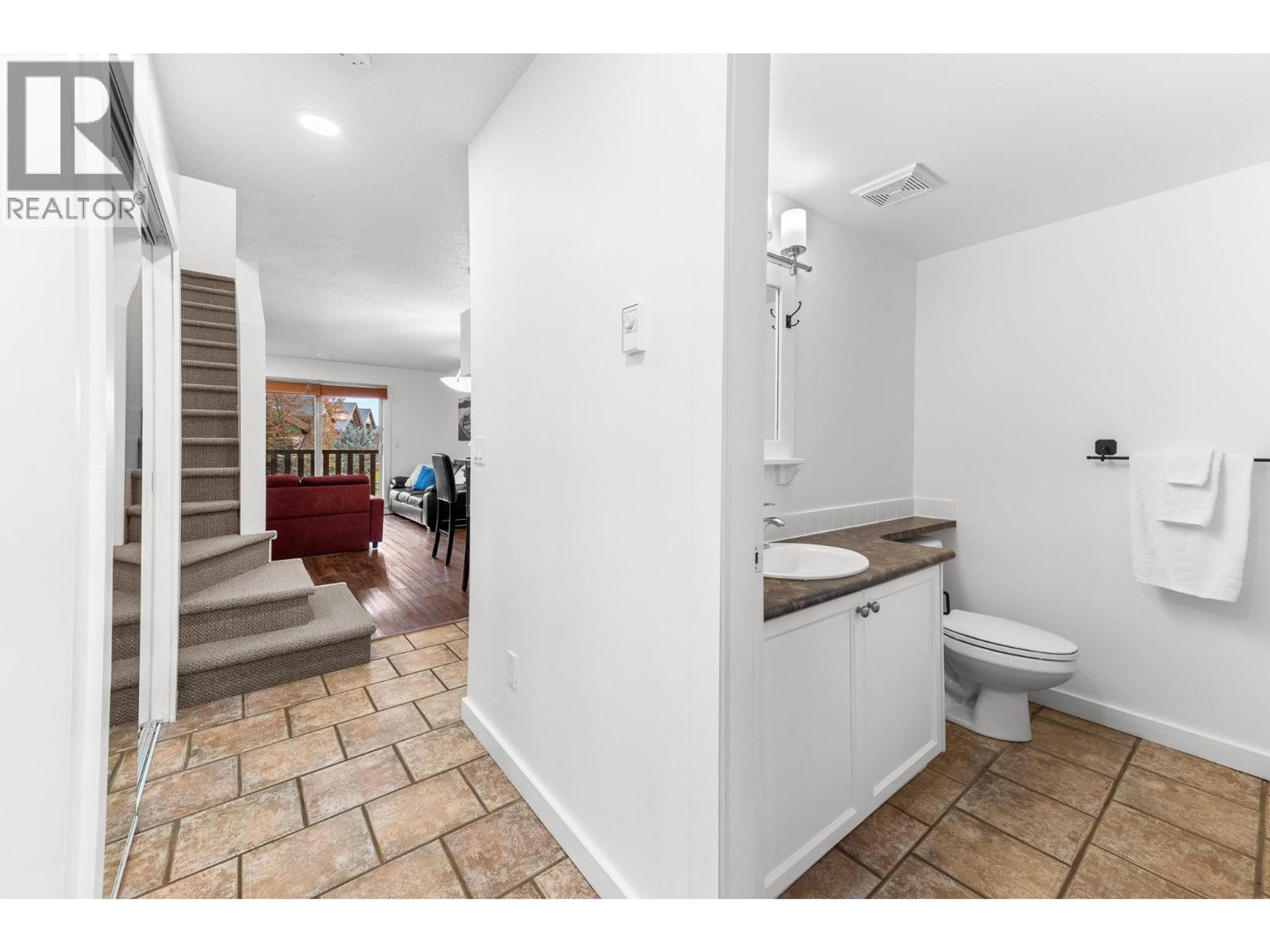 #202A 32 RIVERMOUNT PLACE - 9