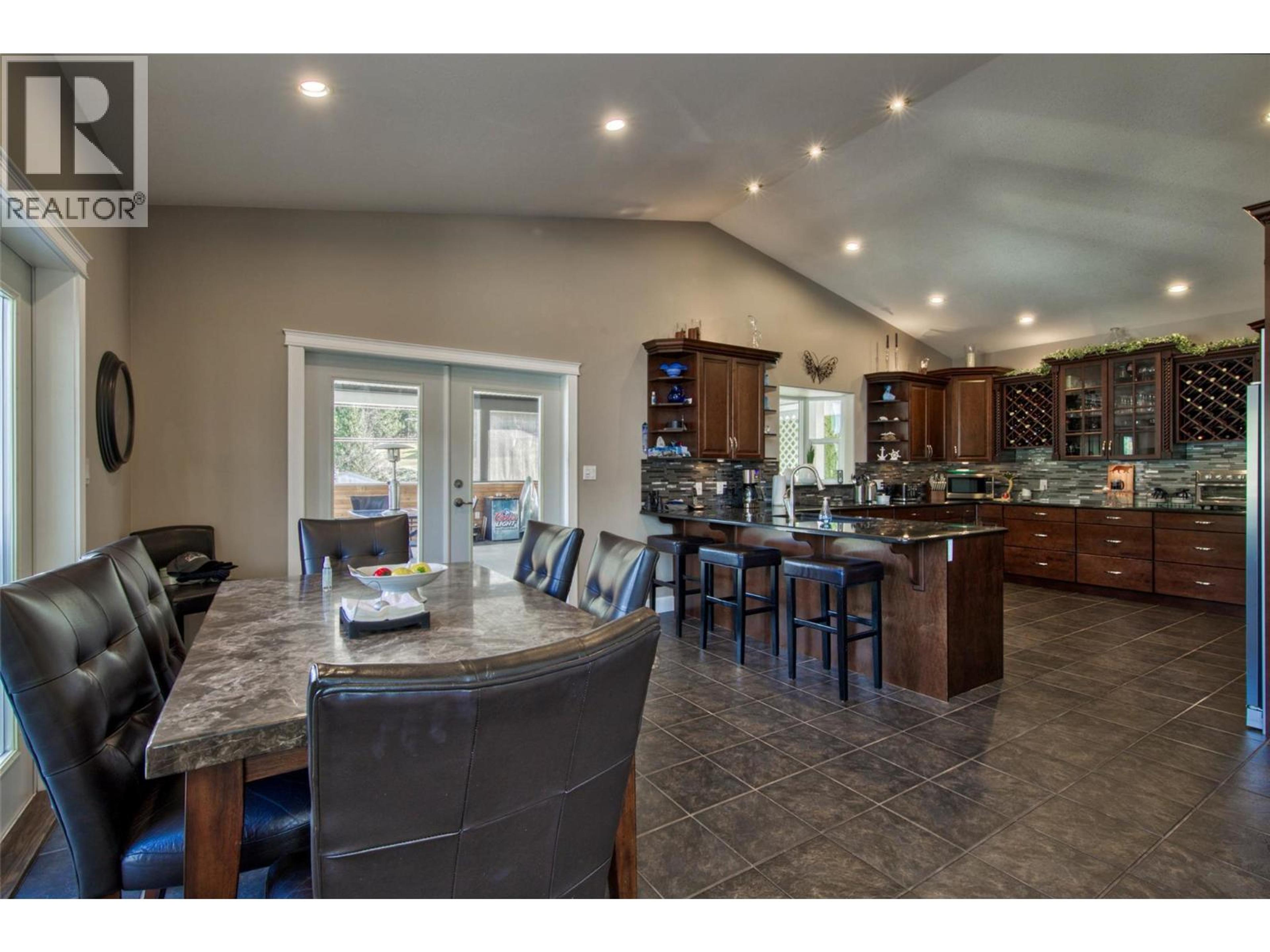 2886 MARINE DRIVE - 30