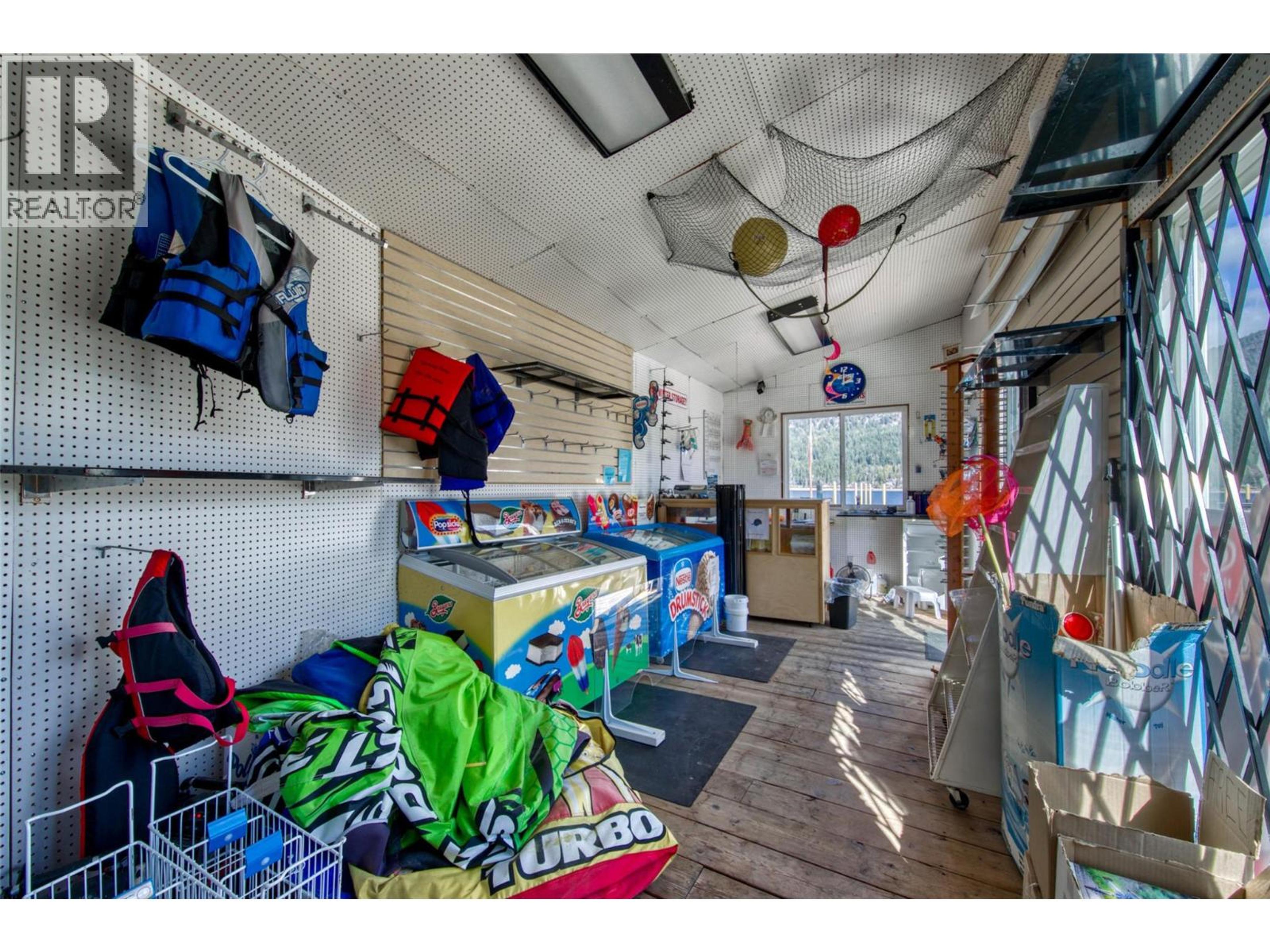 2886 MARINE DRIVE - 22