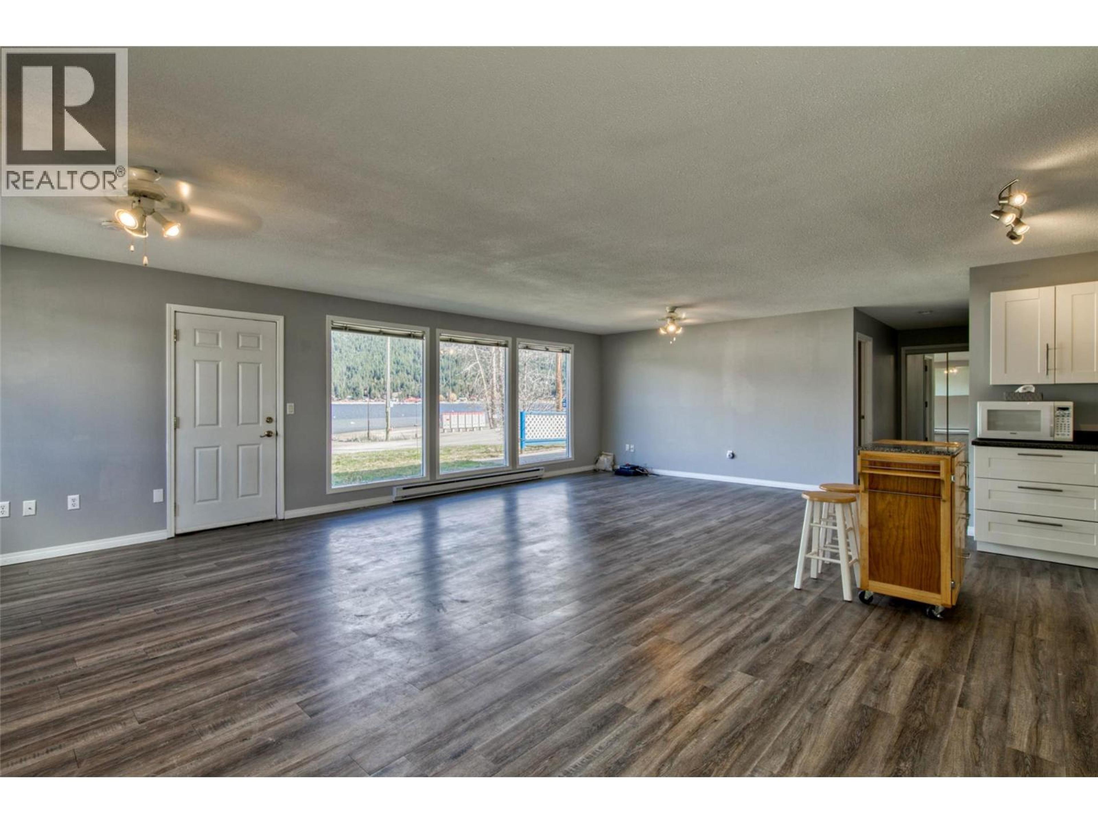 2886 MARINE DRIVE - 24