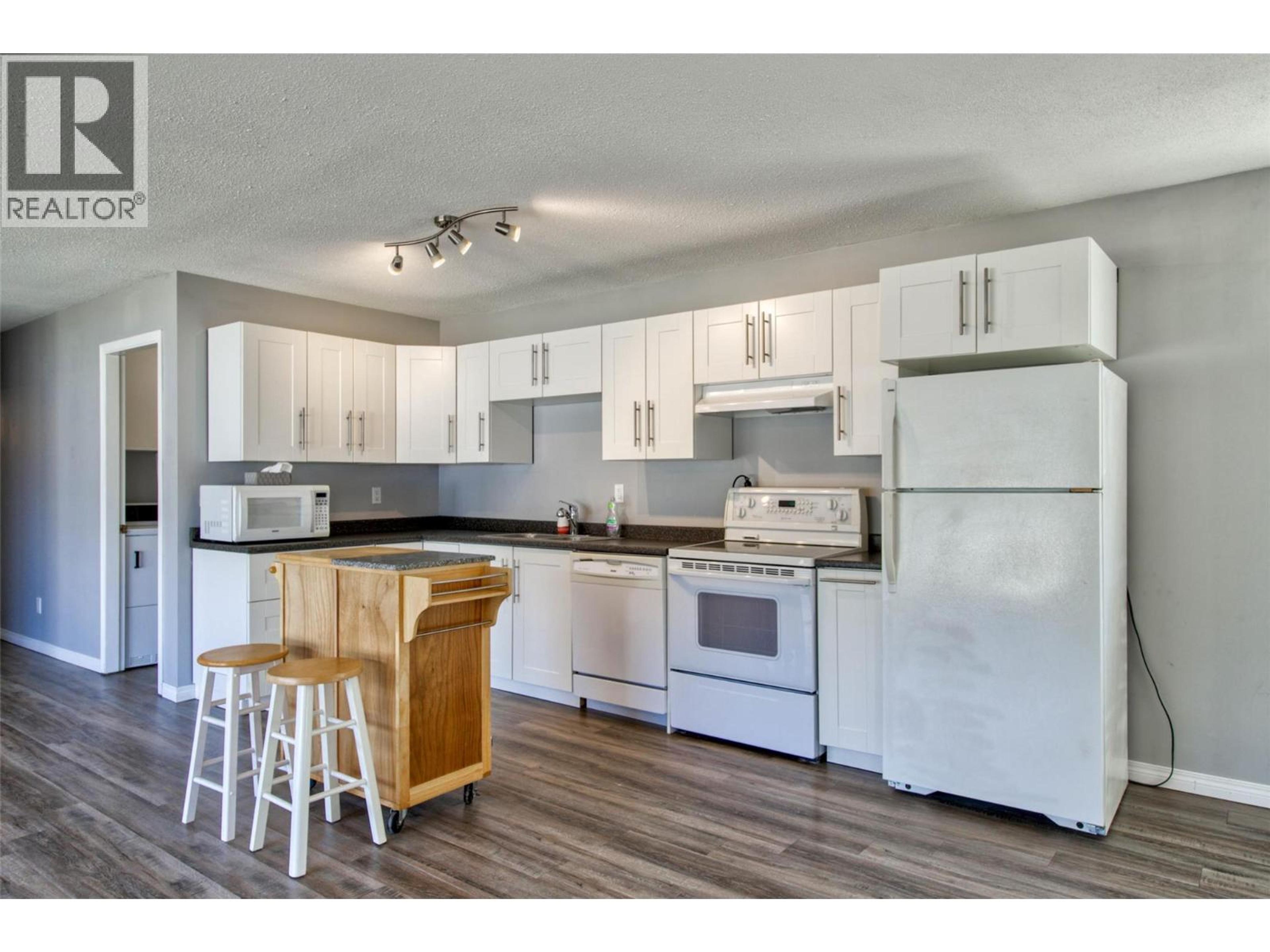 2886 MARINE DRIVE - 25