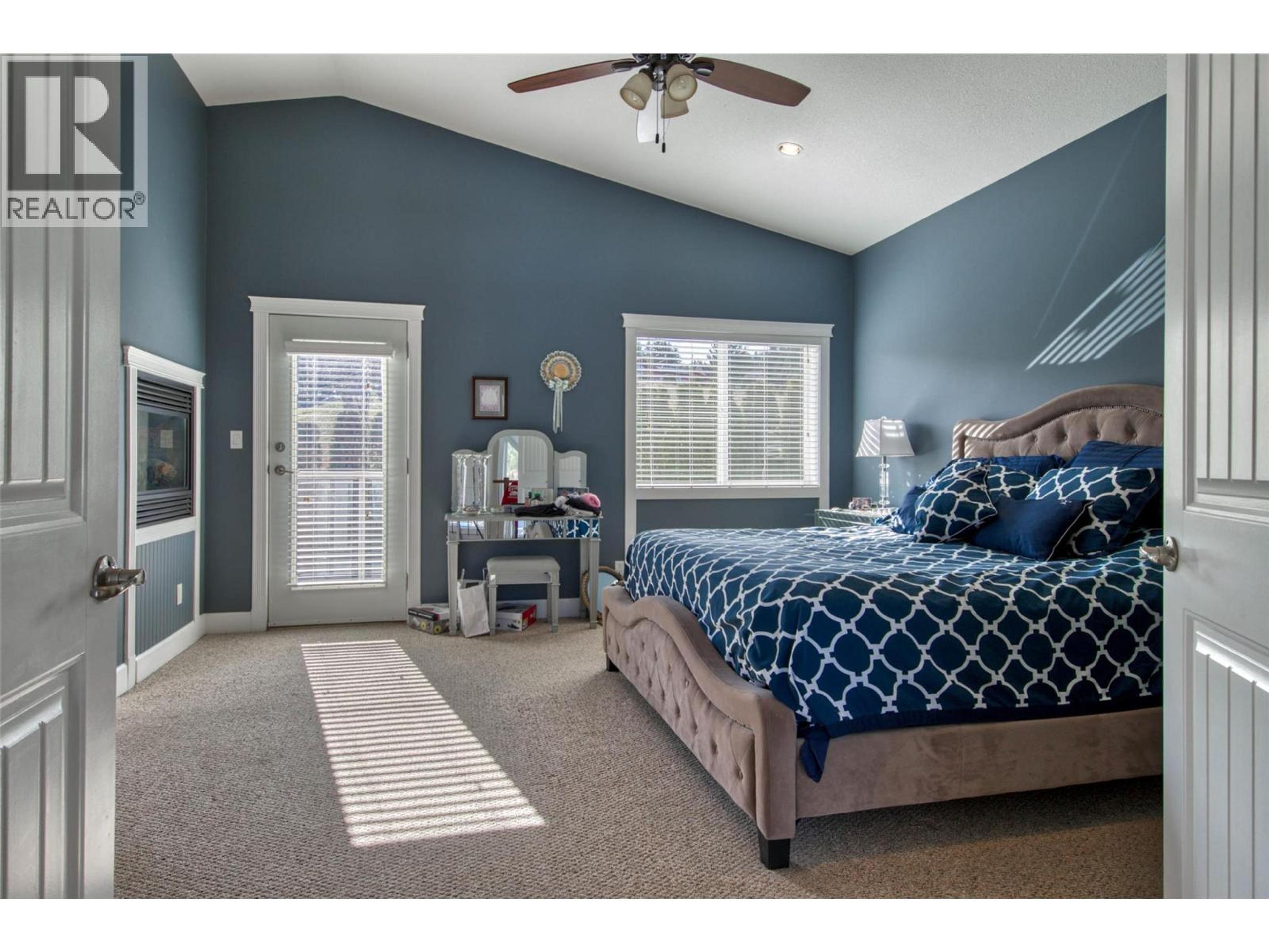 2886 MARINE DRIVE - 34