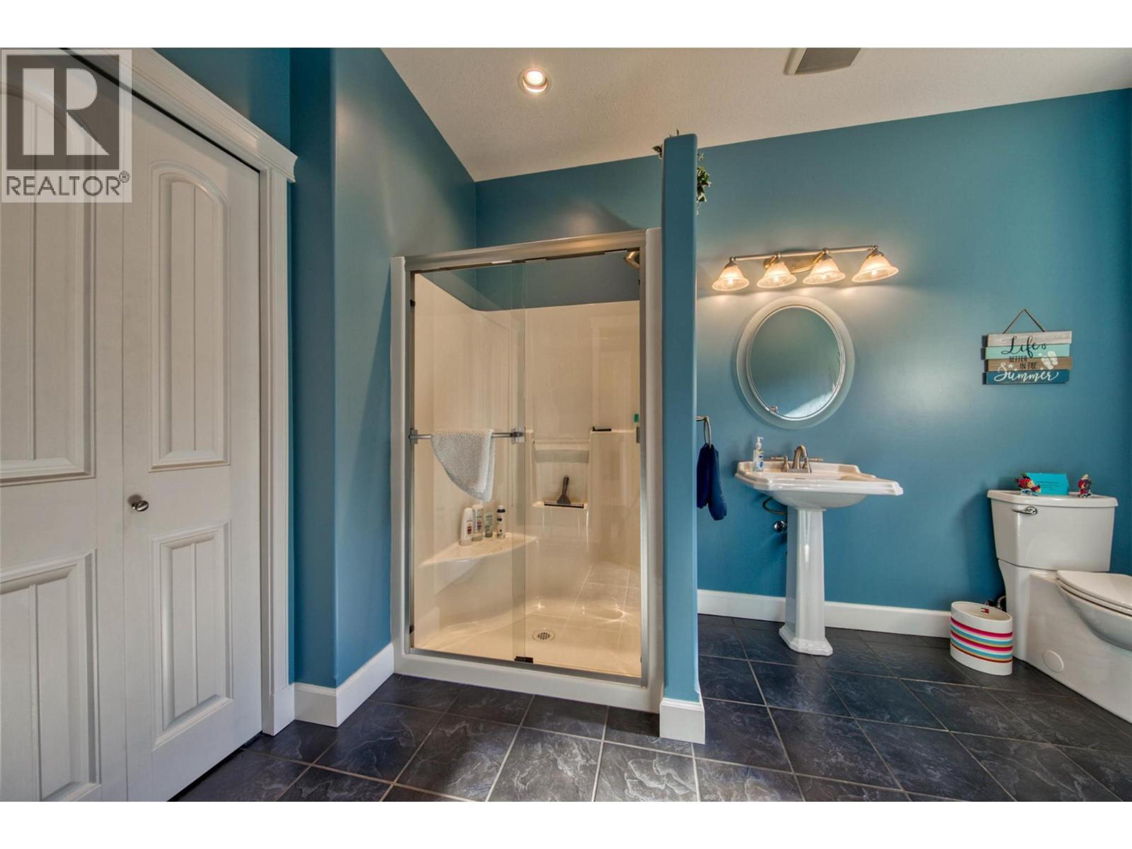 2886 MARINE DRIVE - 36