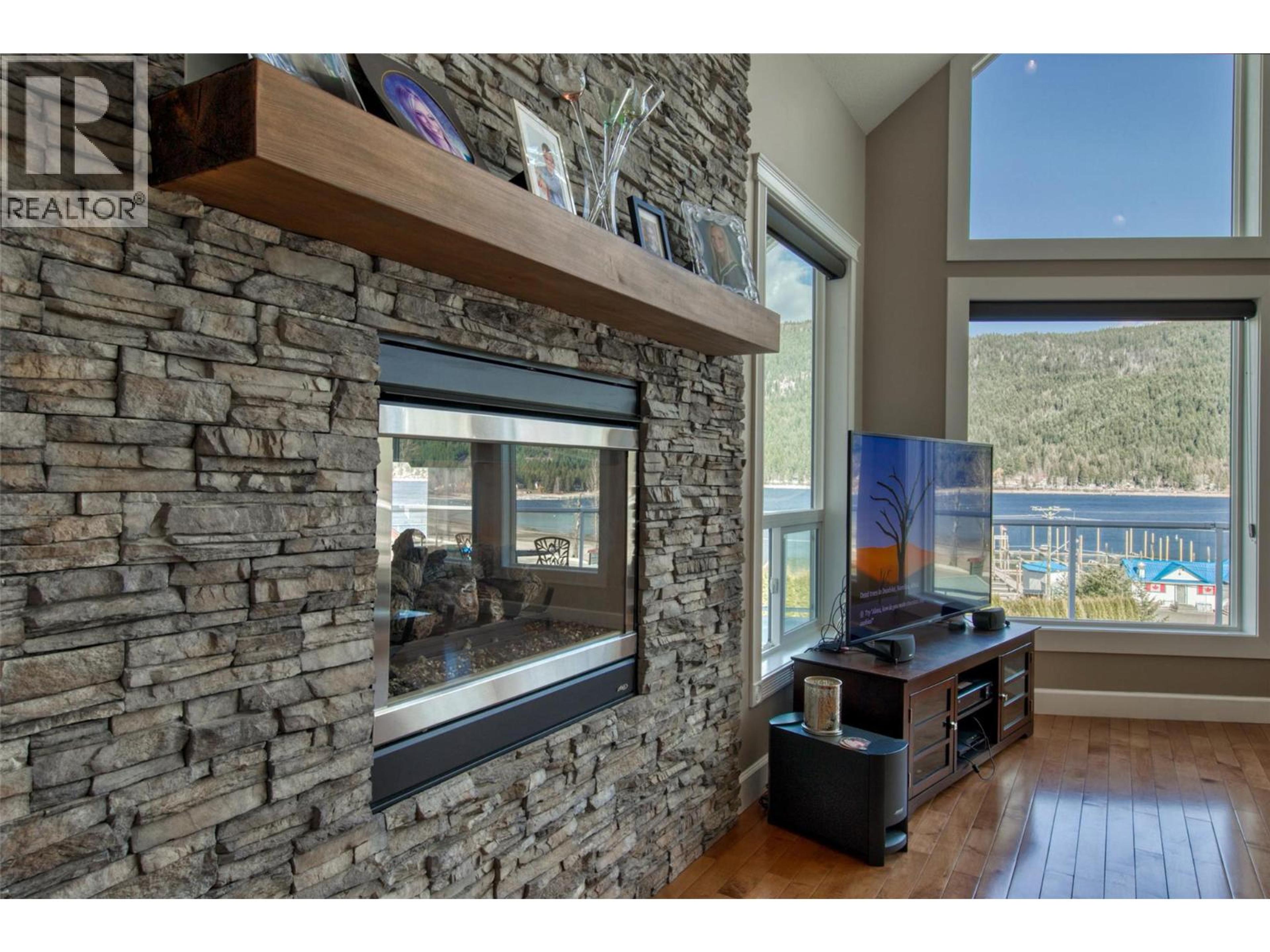 2886 MARINE DRIVE - 29