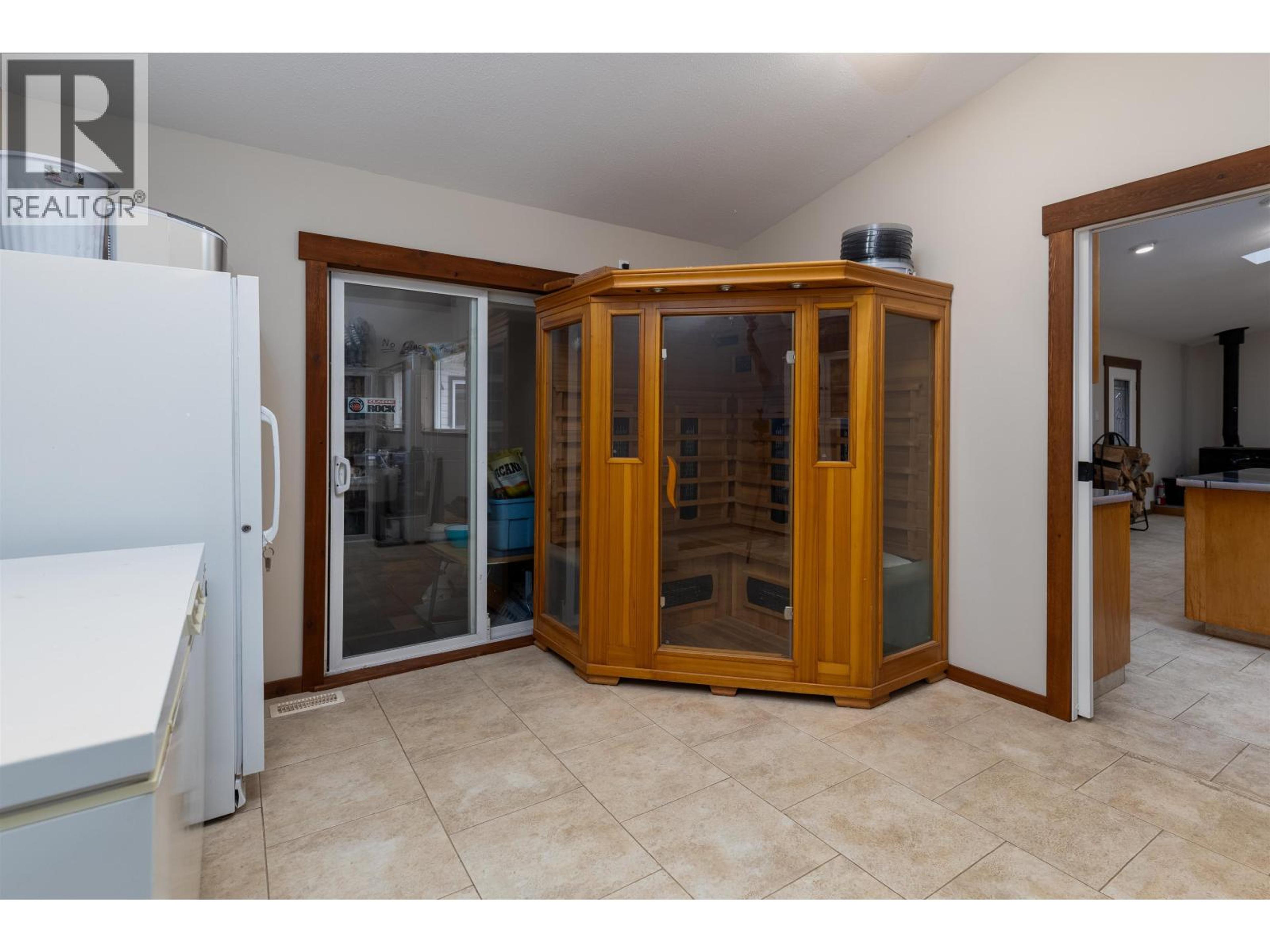 5134 SOUCIE AVENUE - 12