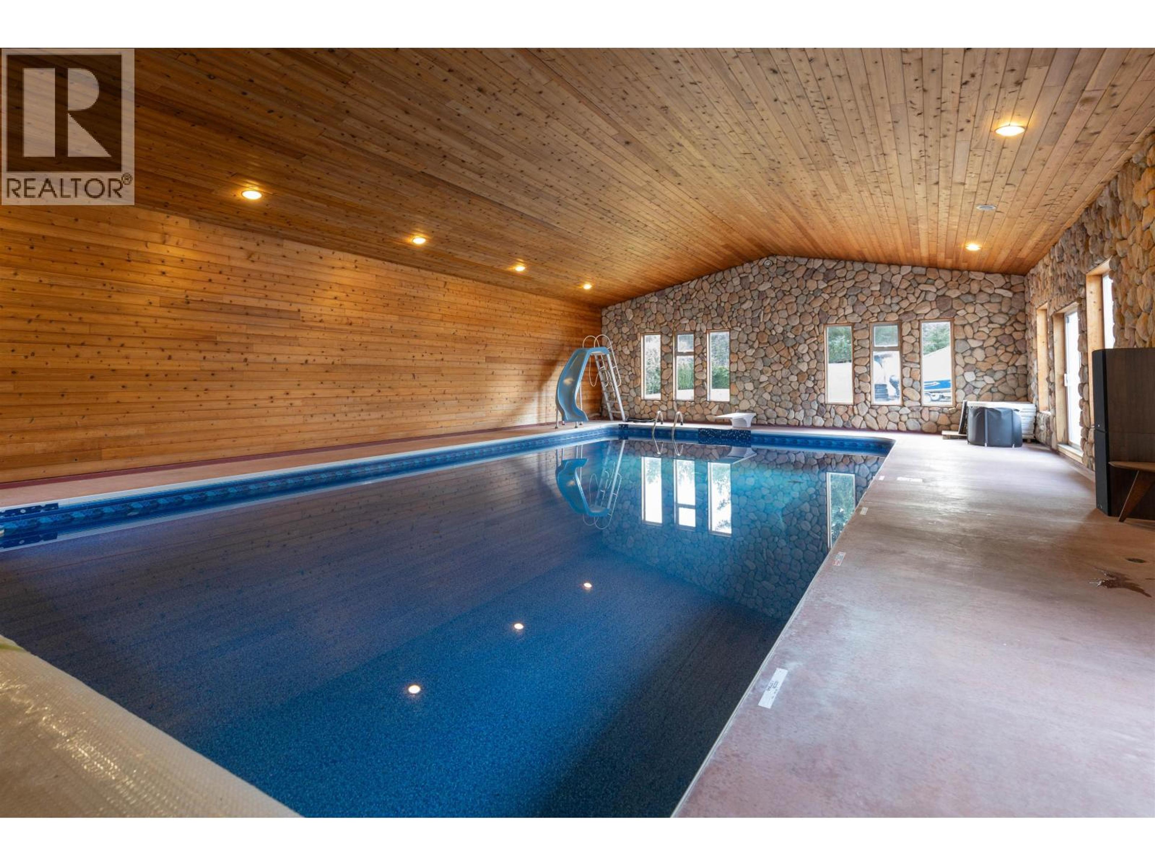 5134 SOUCIE AVENUE - 19