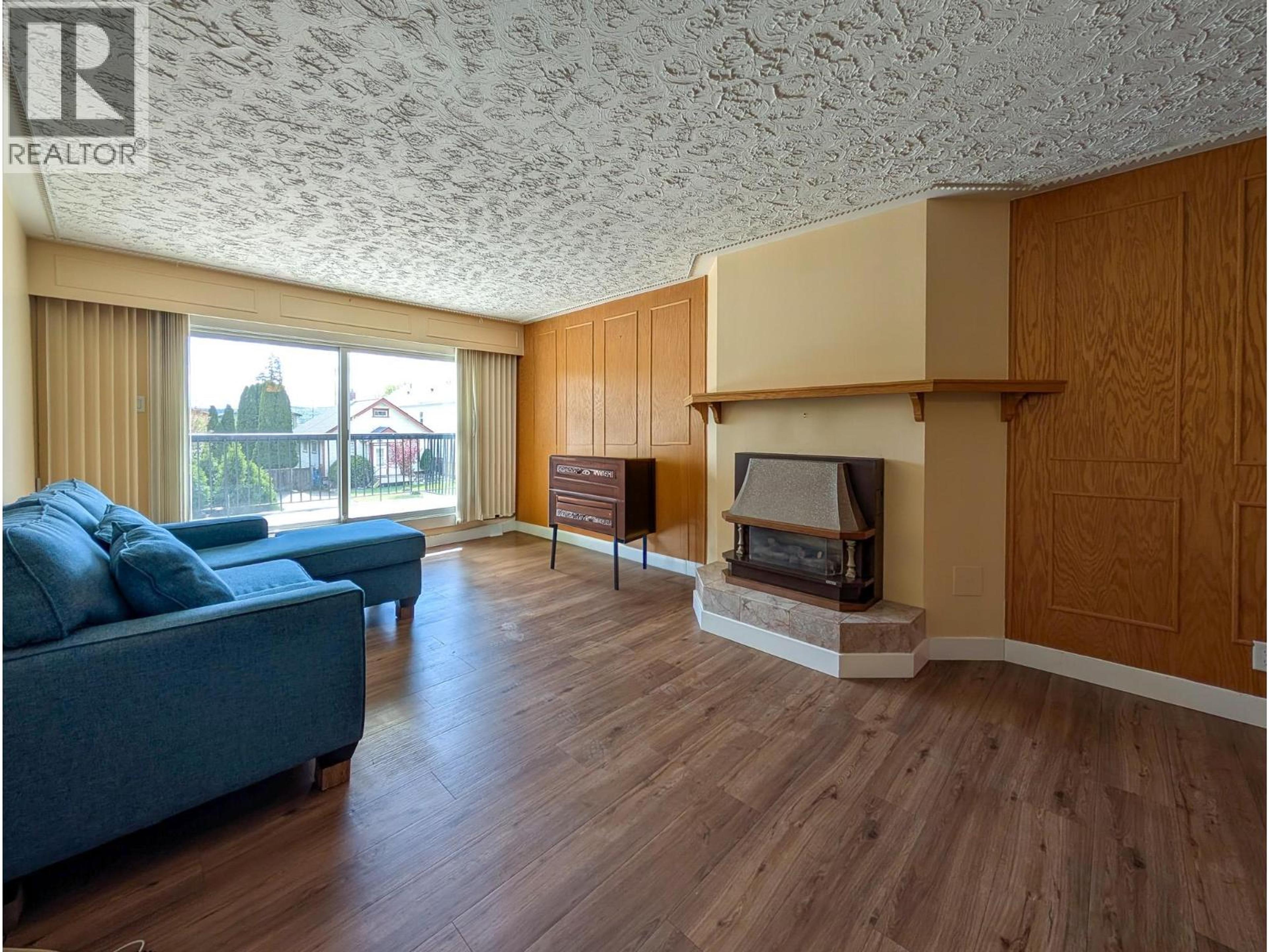 1654 10TH AVENUE - 15